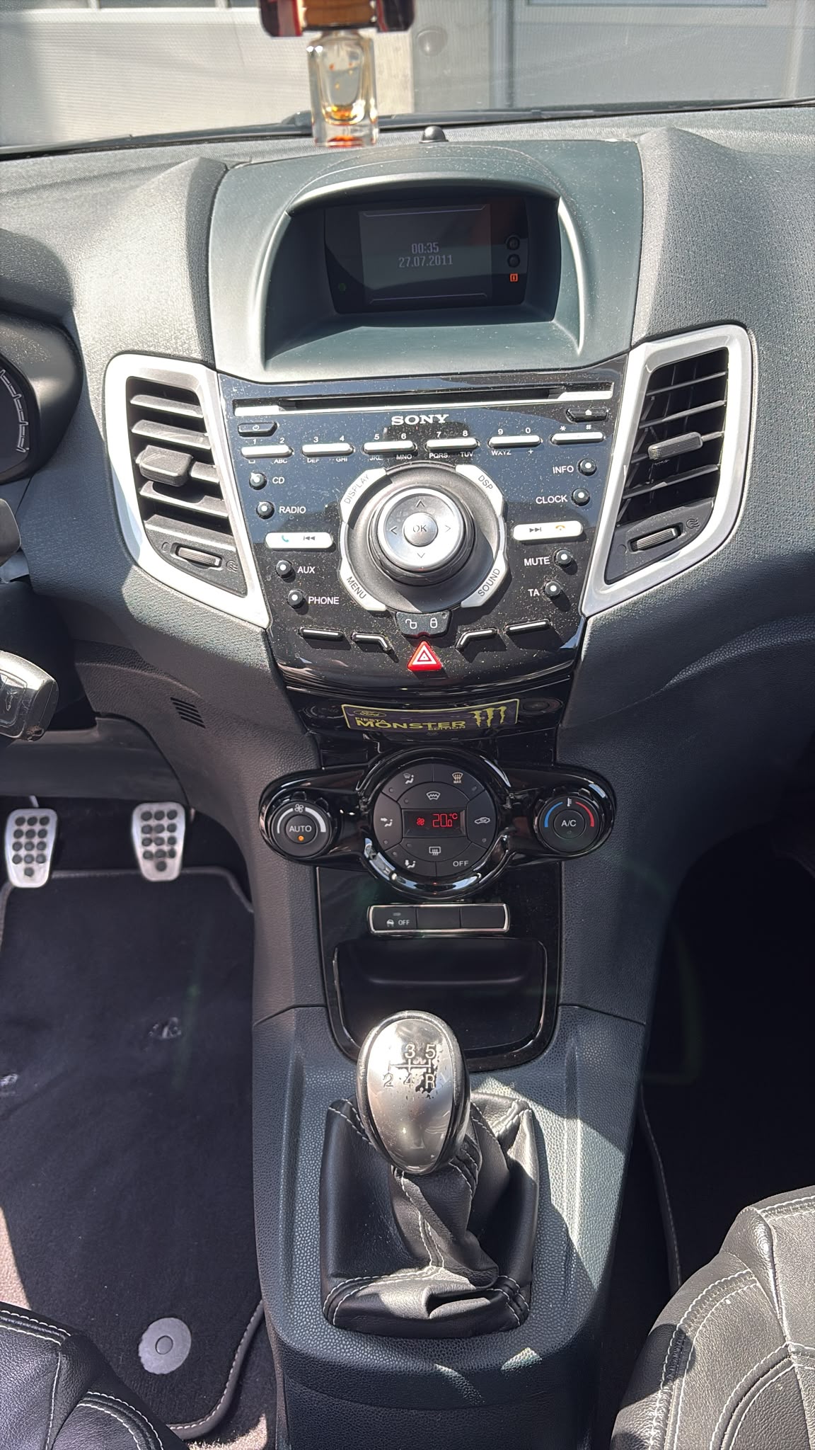 FORD Fiesta 1.6 16V Monster Edition-image-8