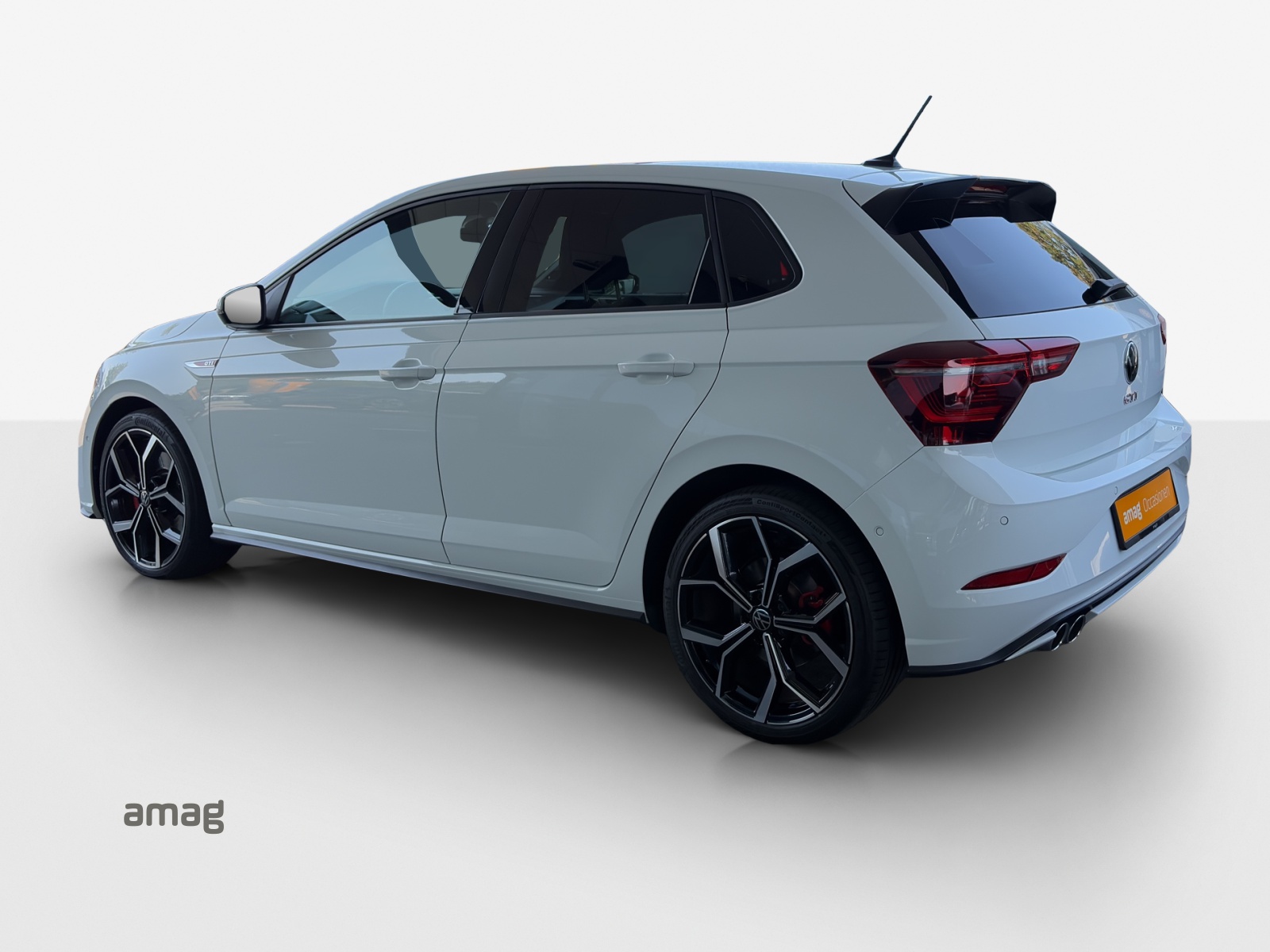 VW Polo 2.0 TSI GTI DSG-image-2