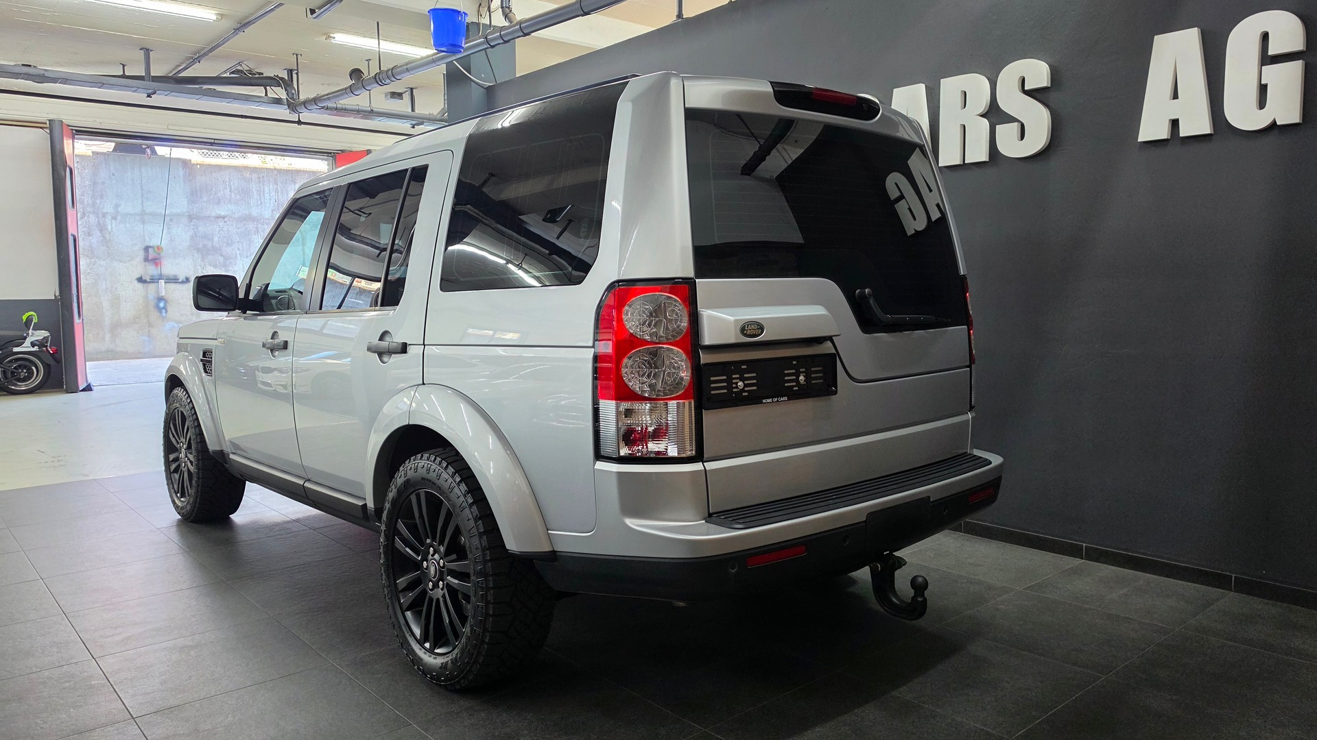 LAND ROVER Discovery 3.0 SDV6 HSE Automatic-image-7
