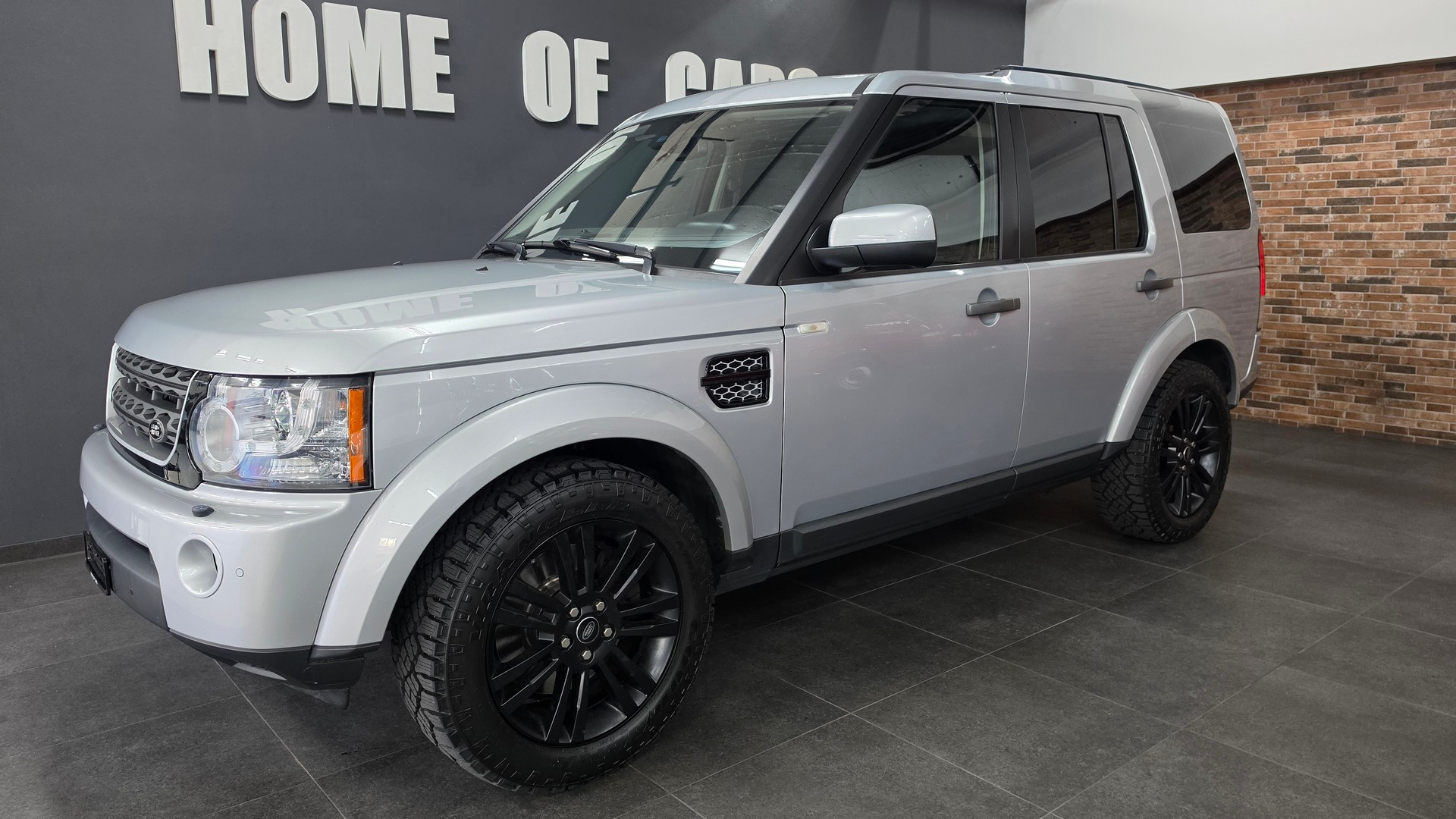 LAND ROVER Discovery 3.0 SDV6 HSE Automatic-showroom-element-2