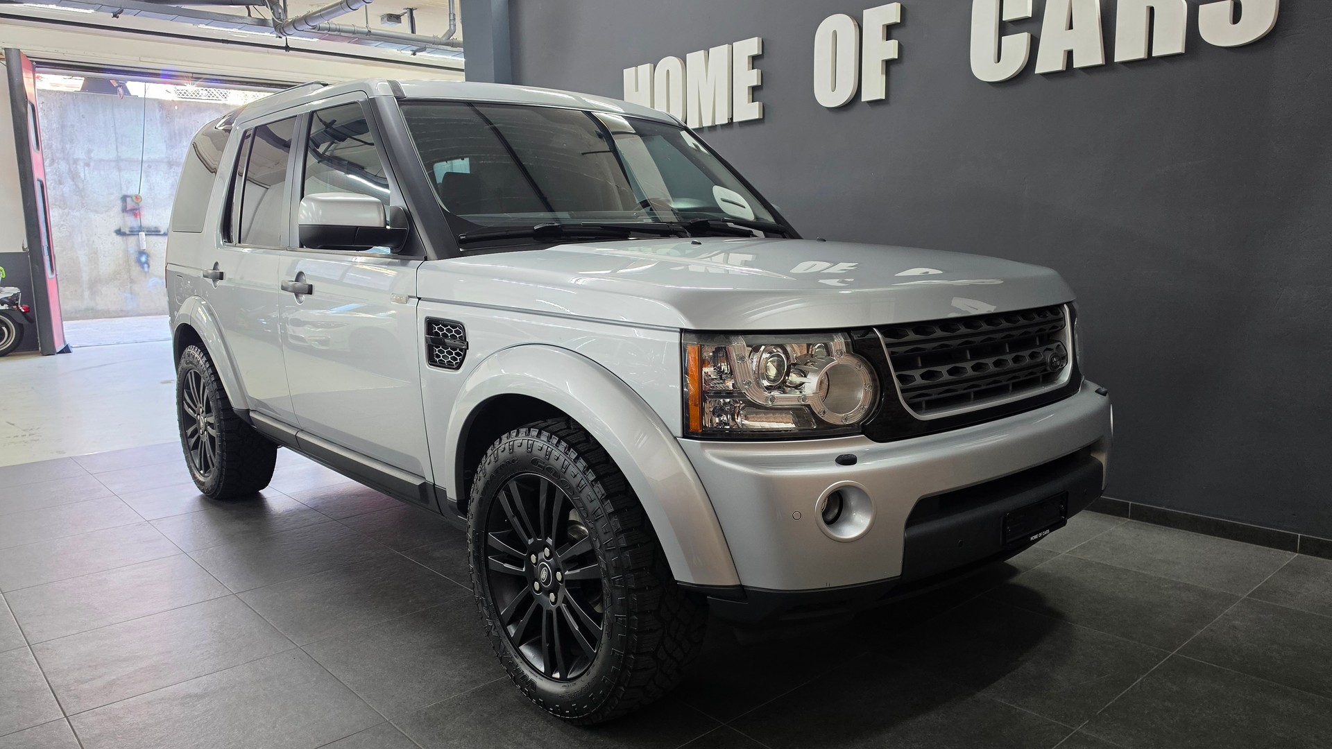 LAND ROVER Discovery 3.0 SDV6 HSE Automatic-image-13