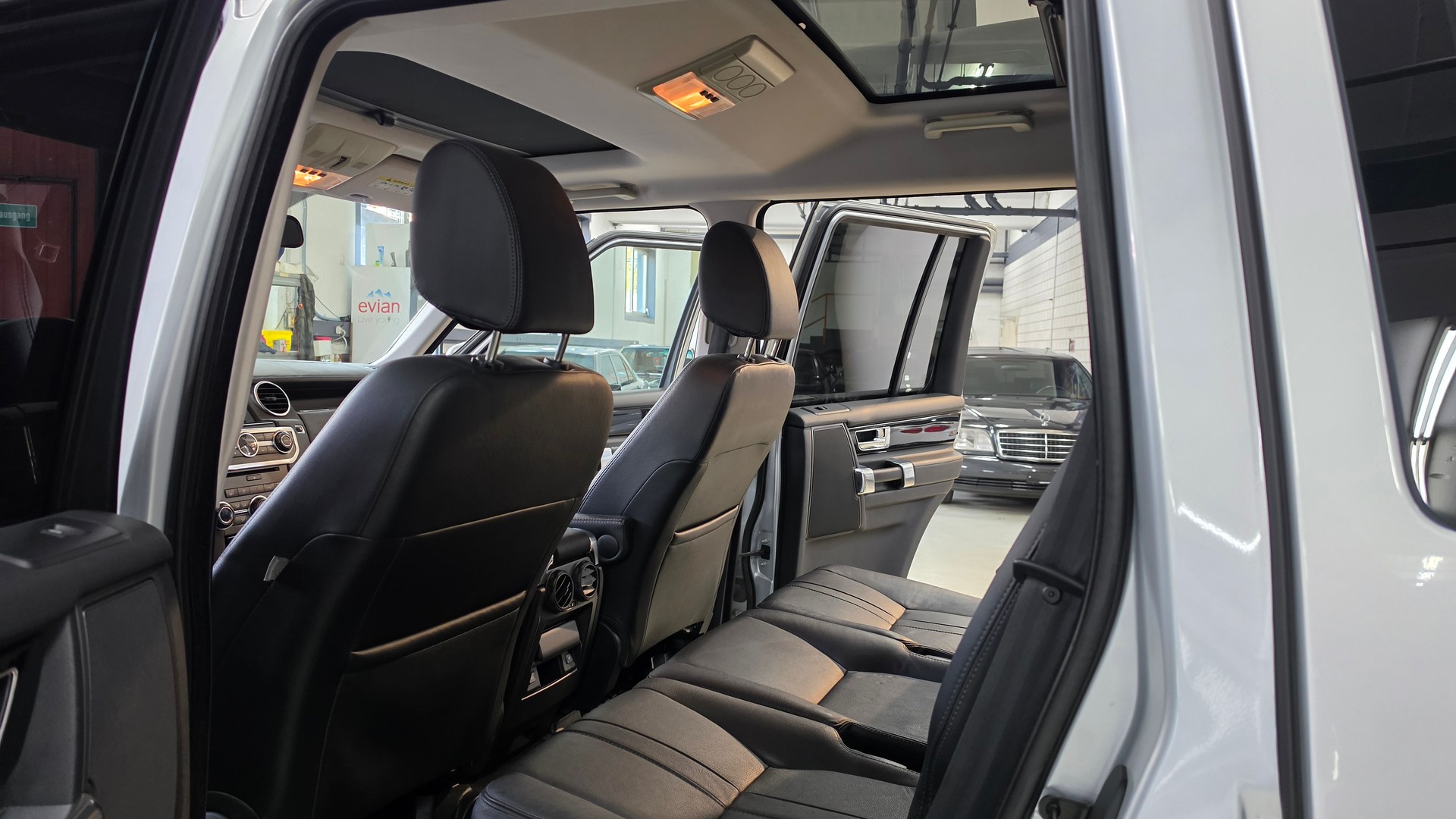 LAND ROVER Discovery 3.0 SDV6 HSE Automatic-image-19