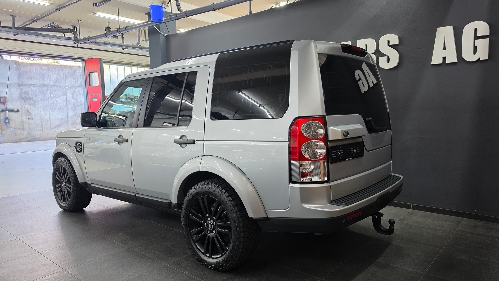 LAND ROVER Discovery 3.0 SDV6 HSE Automatic-image-6