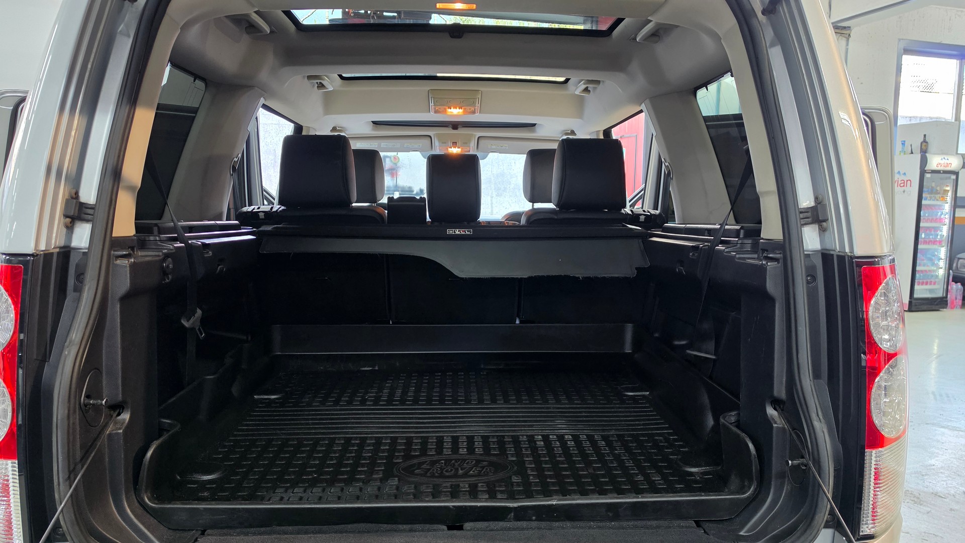 LAND ROVER Discovery 3.0 SDV6 HSE Automatic-image-25