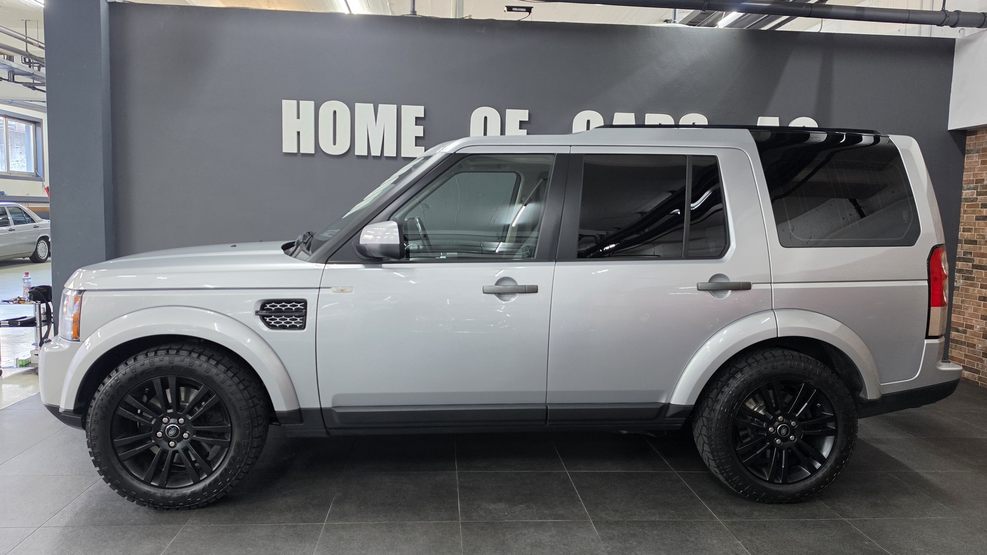 LAND ROVER Discovery 3.0 SDV6 HSE Automatic-image-4