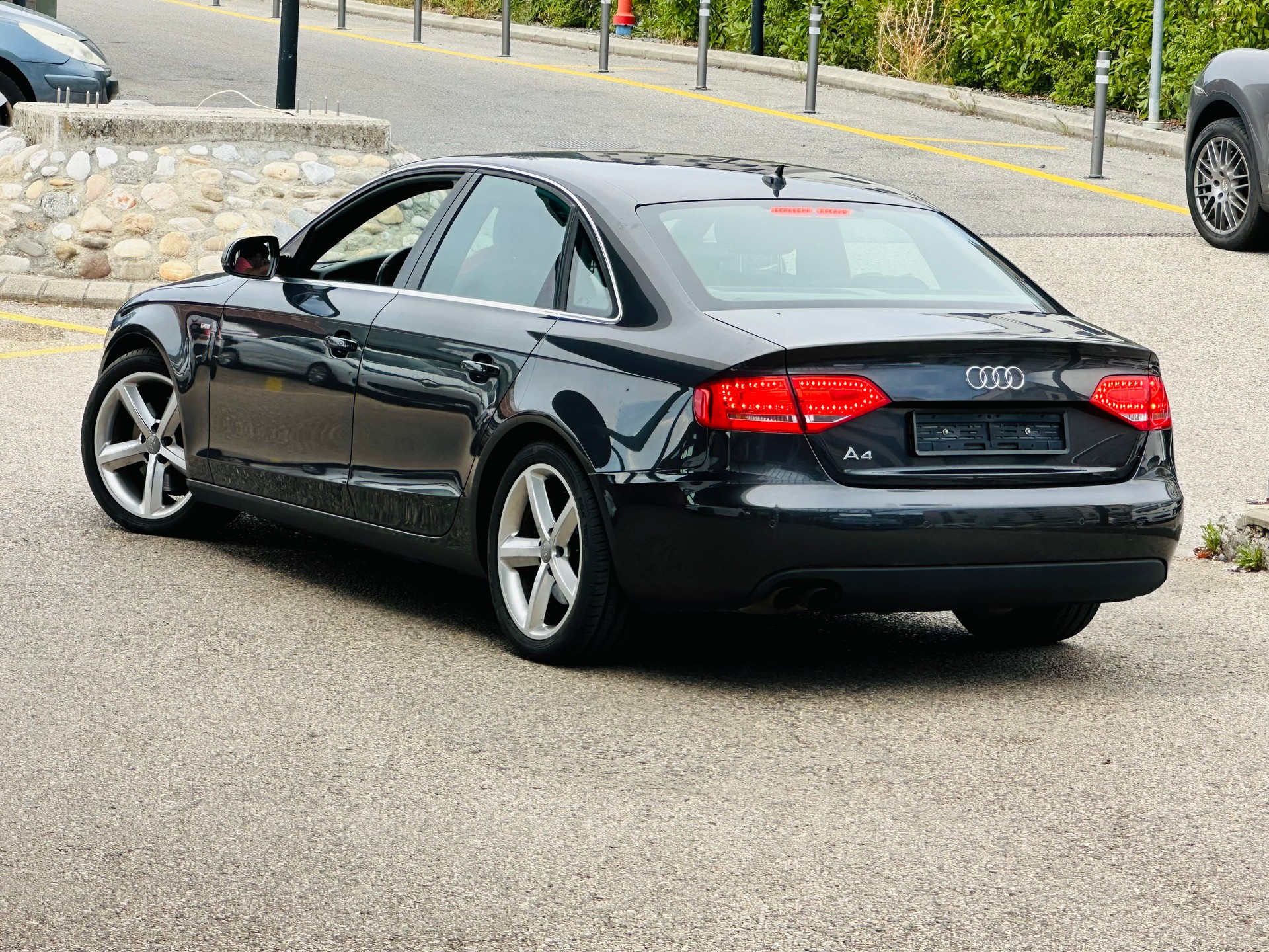 AUDI A4 Avant 2.0 TFSI quattro-image-3
