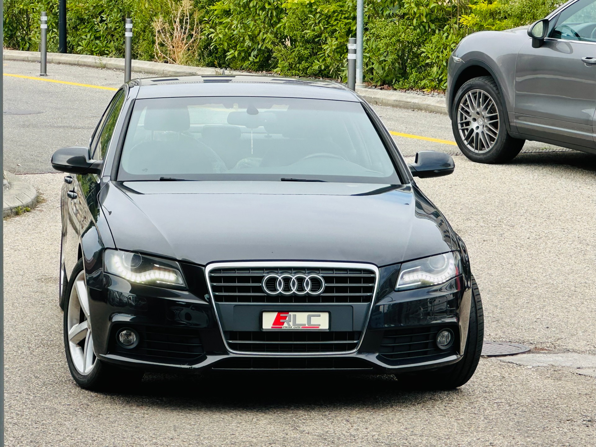 AUDI A4 Avant 2.0 TFSI quattro-image-1