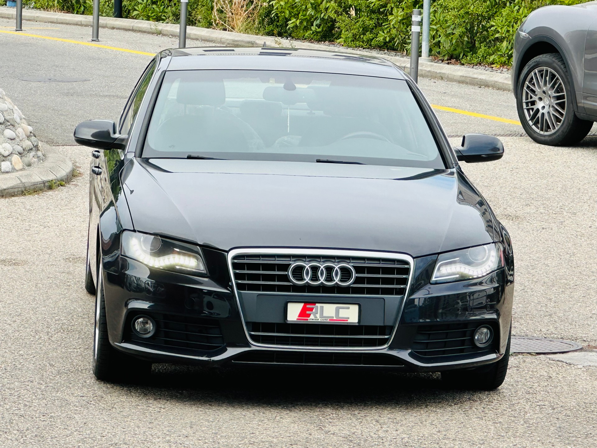 AUDI A4 Avant 2.0 TFSI quattro-image-2