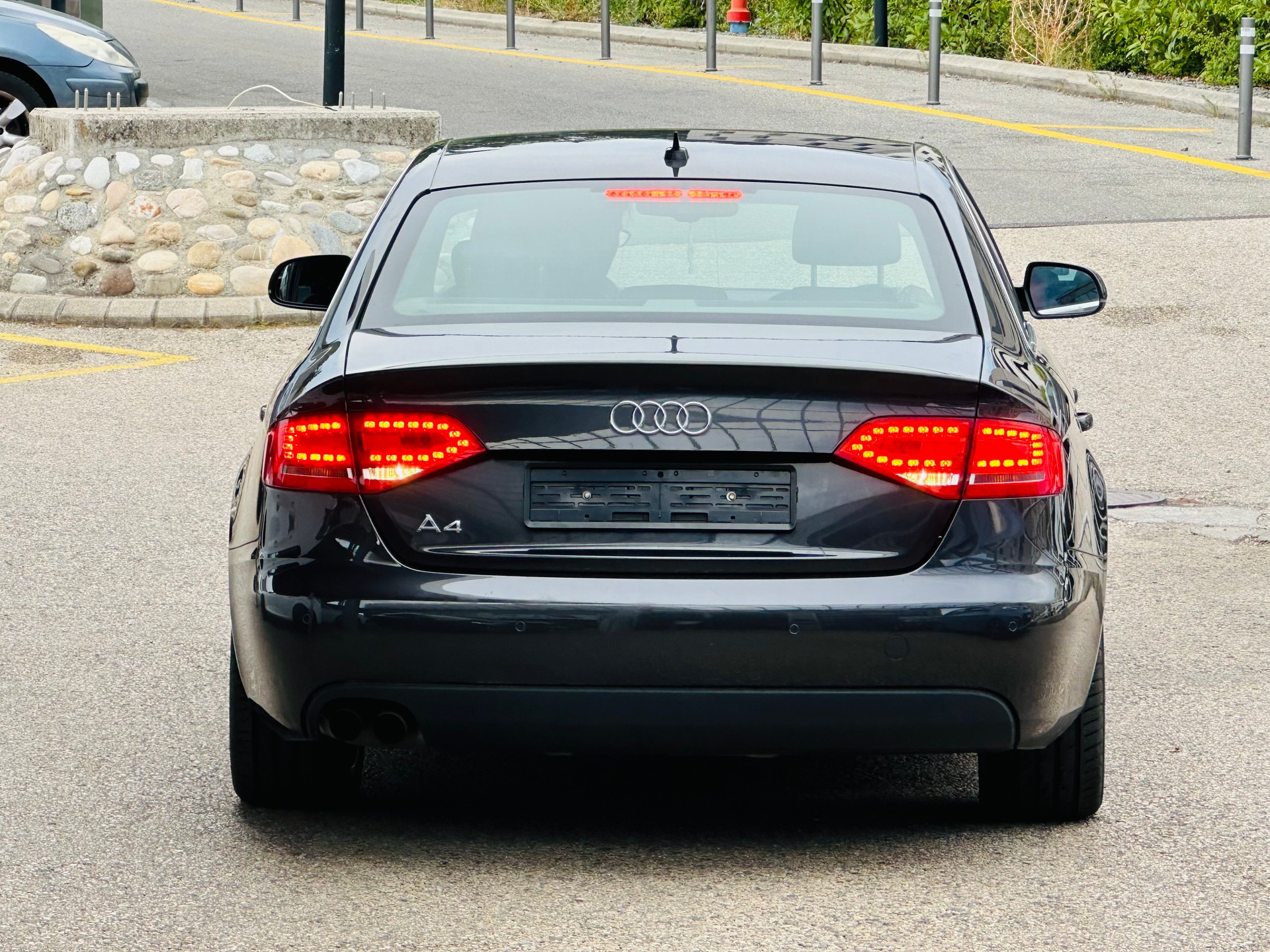 AUDI A4 Avant 2.0 TFSI quattro-image-4