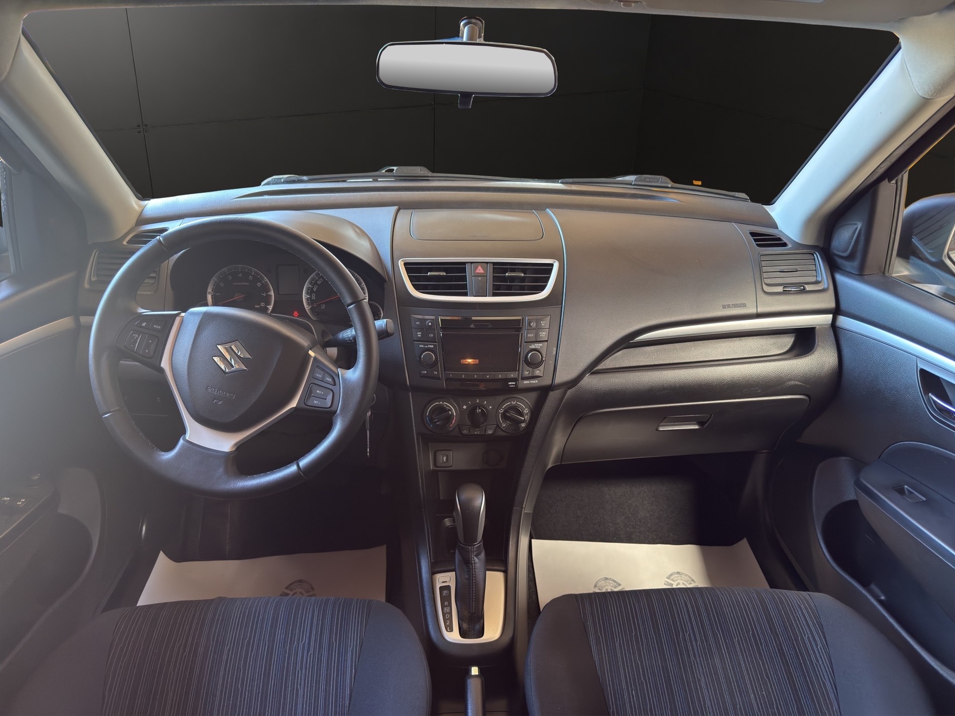SUZUKI 1.2i 16V Sergio Cellano Top Automatic-image-3