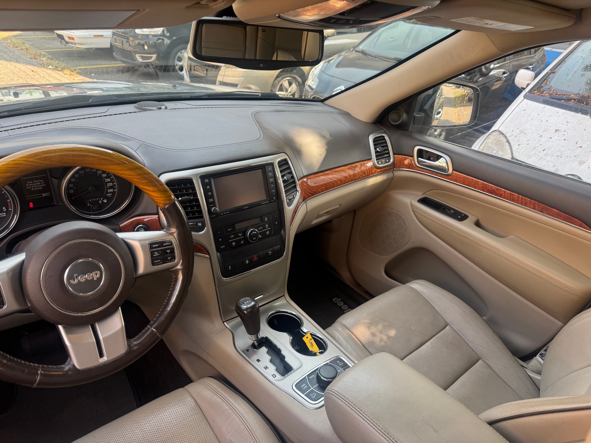 JEEP Grand Cherokee 3.0 CRD Overland Automatic-image-5