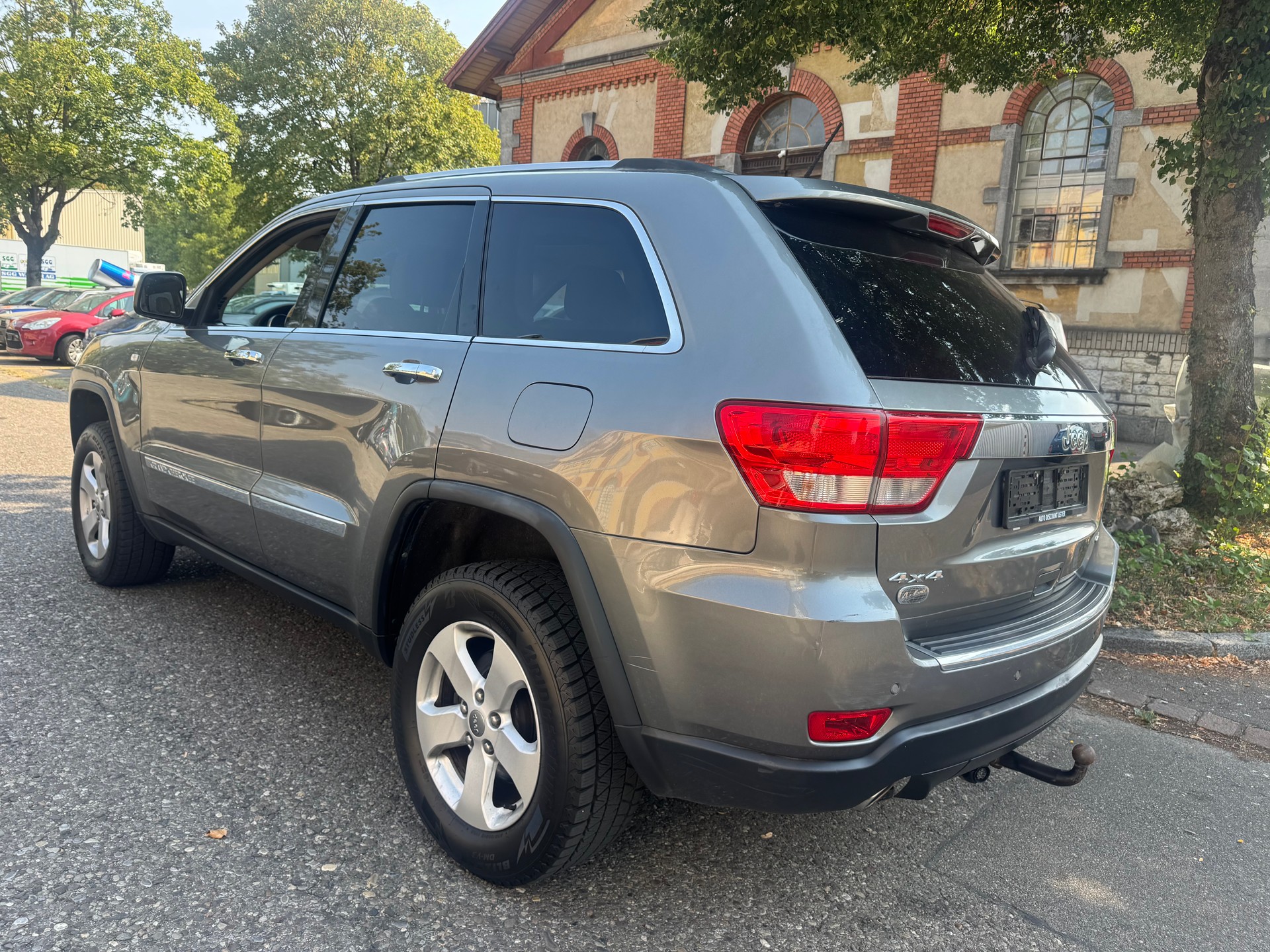 JEEP Grand Cherokee 3.0 CRD Overland Automatic-image-4