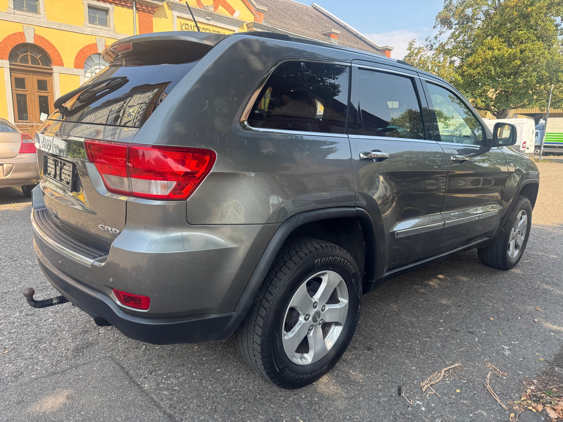 JEEP Grand Cherokee 3.0 CRD Overland Automatic-image-3