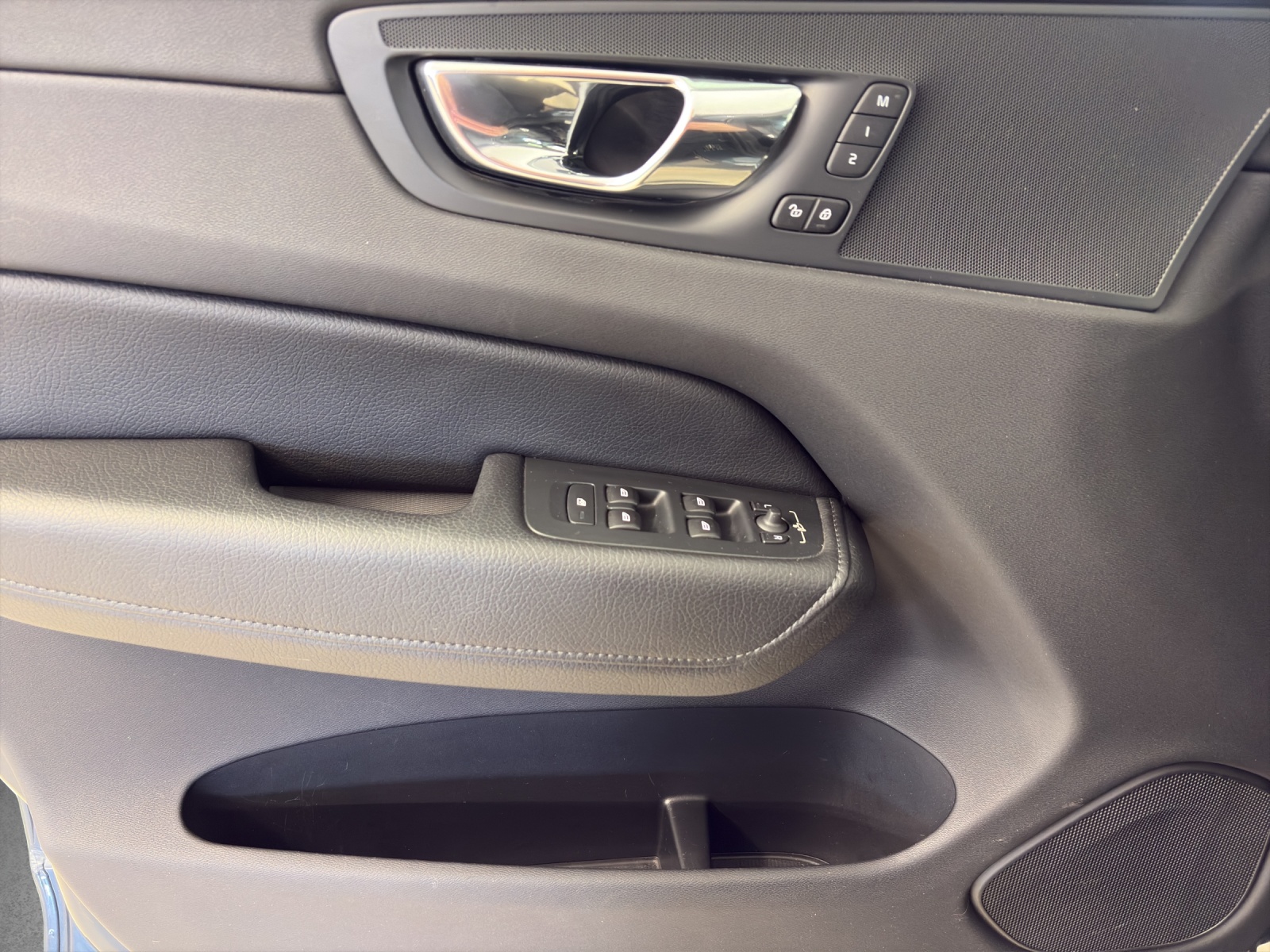 VOLVO XC60 T6 AWD Inscription-image-8