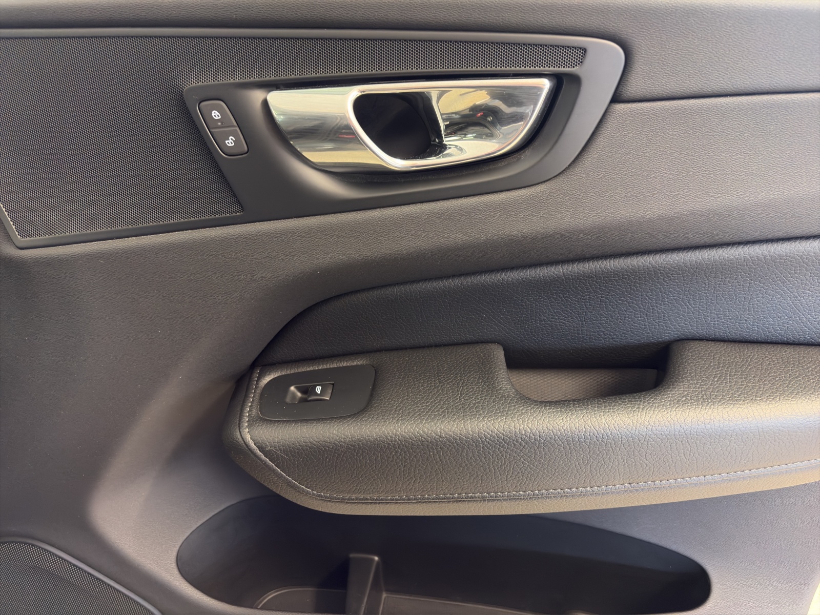 VOLVO XC60 T6 AWD Inscription-image-10
