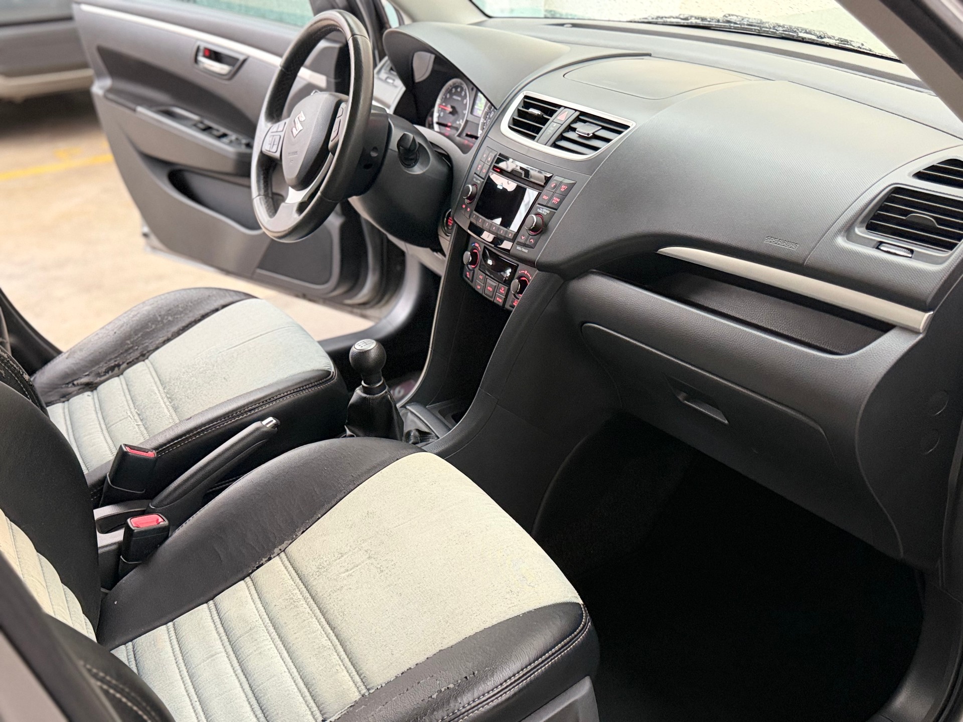 SUZUKI Swift 1.2i 16V GL Top Indigo-image-5