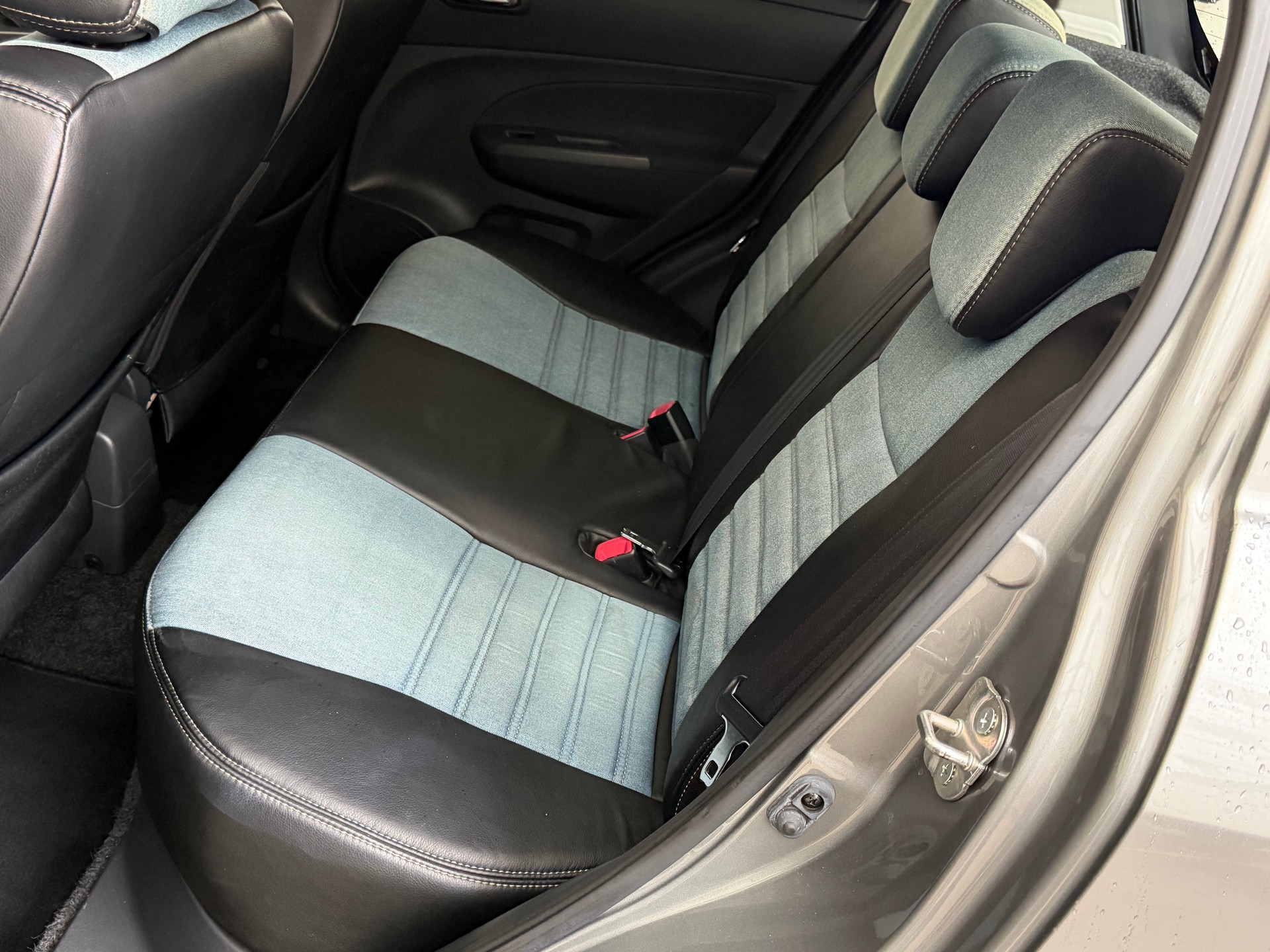 SUZUKI Swift 1.2i 16V GL Top Indigo-image-6