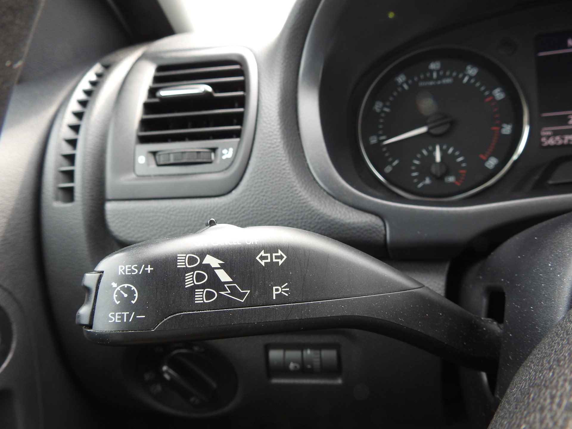 SKODA Roomster 1.2 TSI Ambition-image-25