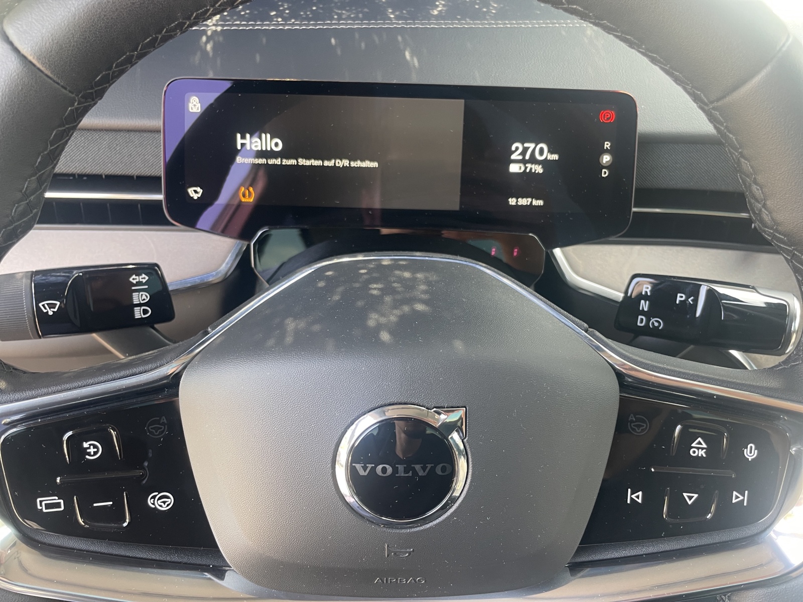 VOLVO EX90 Twin Plus AWD-image-15