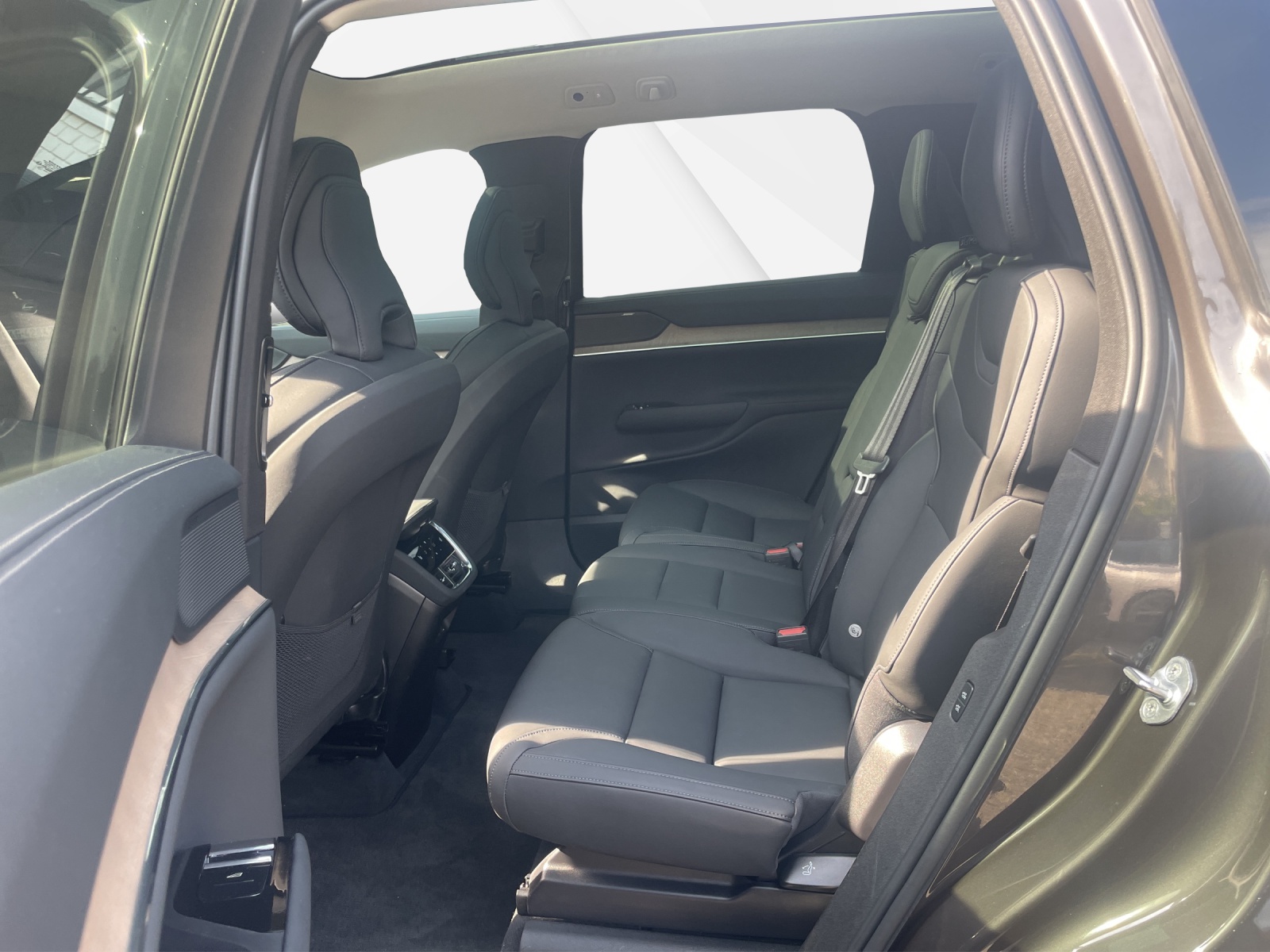 VOLVO EX90 Twin Plus AWD-image-13