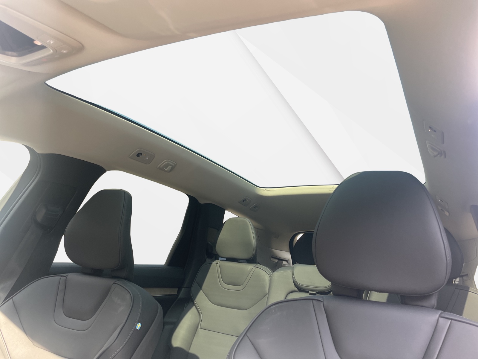 VOLVO EX90 Twin Plus AWD-image-17