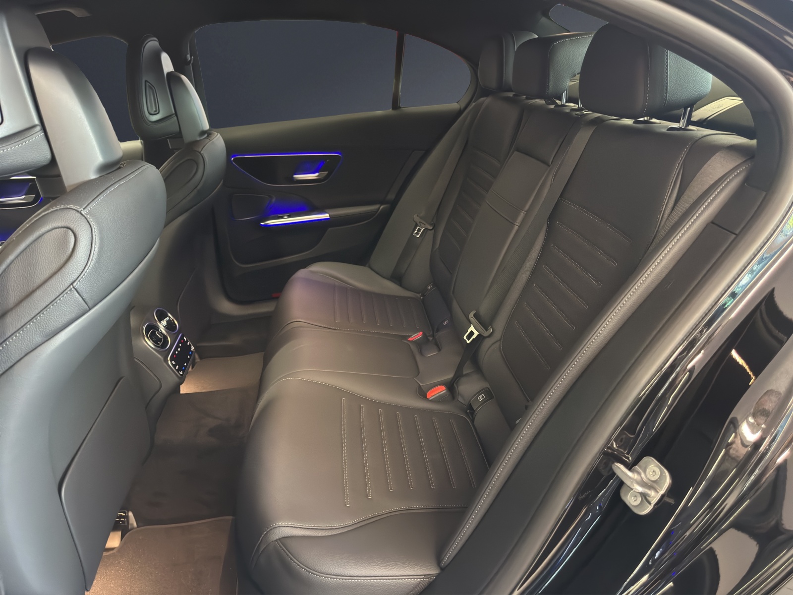 MERCEDES-BENZ C 300 Berline 4MATIC-image-11