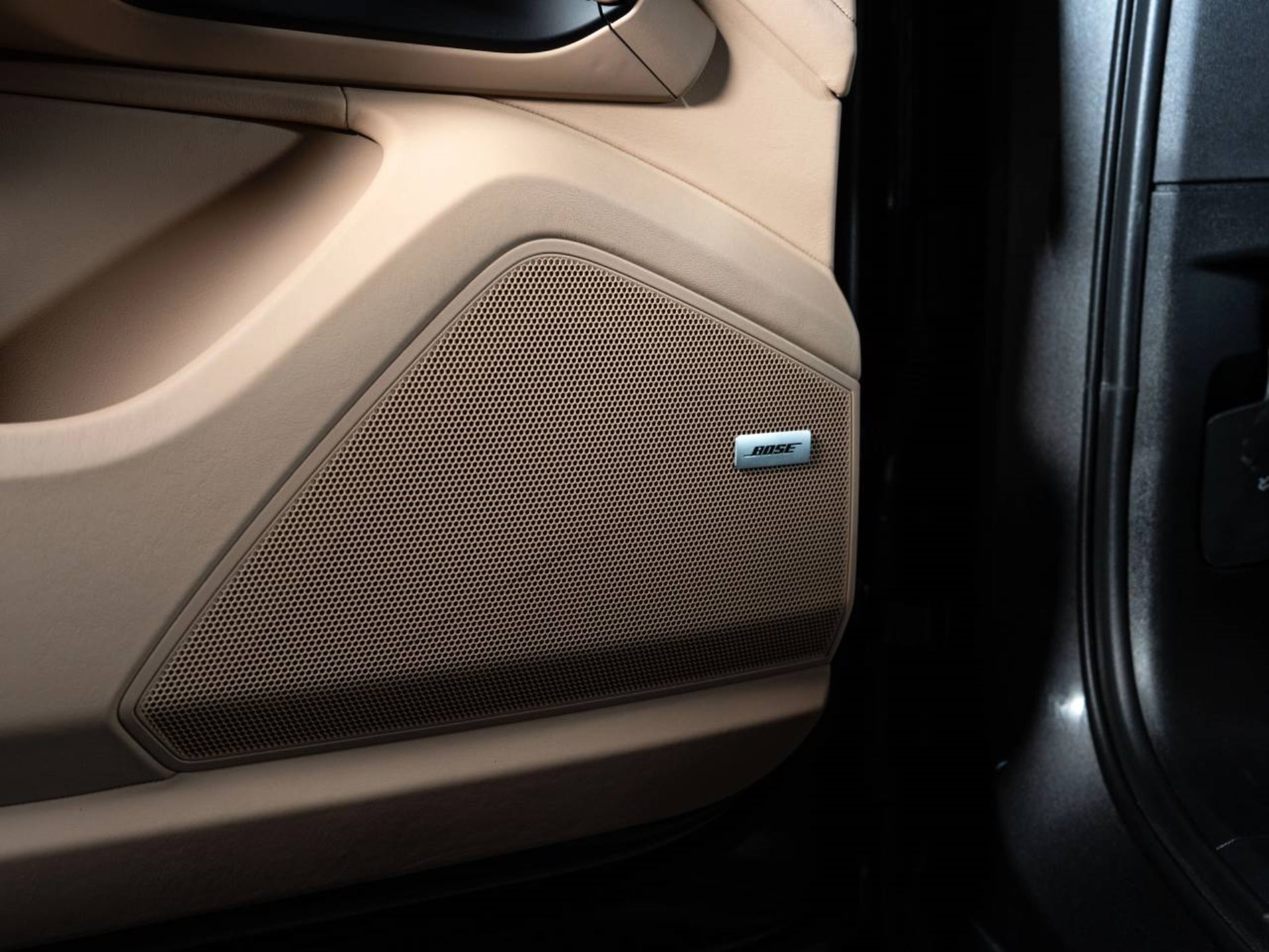PORSCHE Cayenne S-image-16