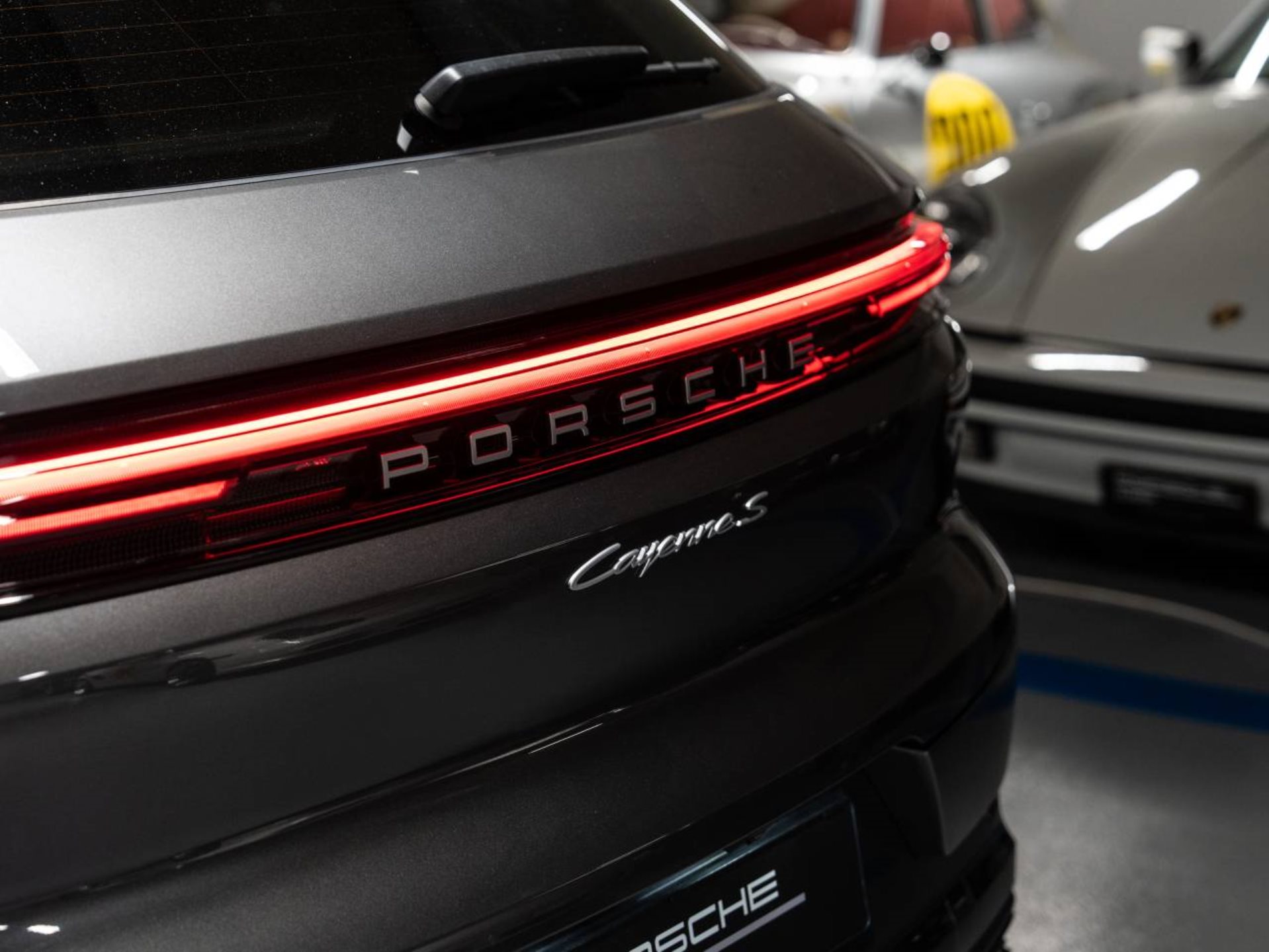 PORSCHE Cayenne S-image-20