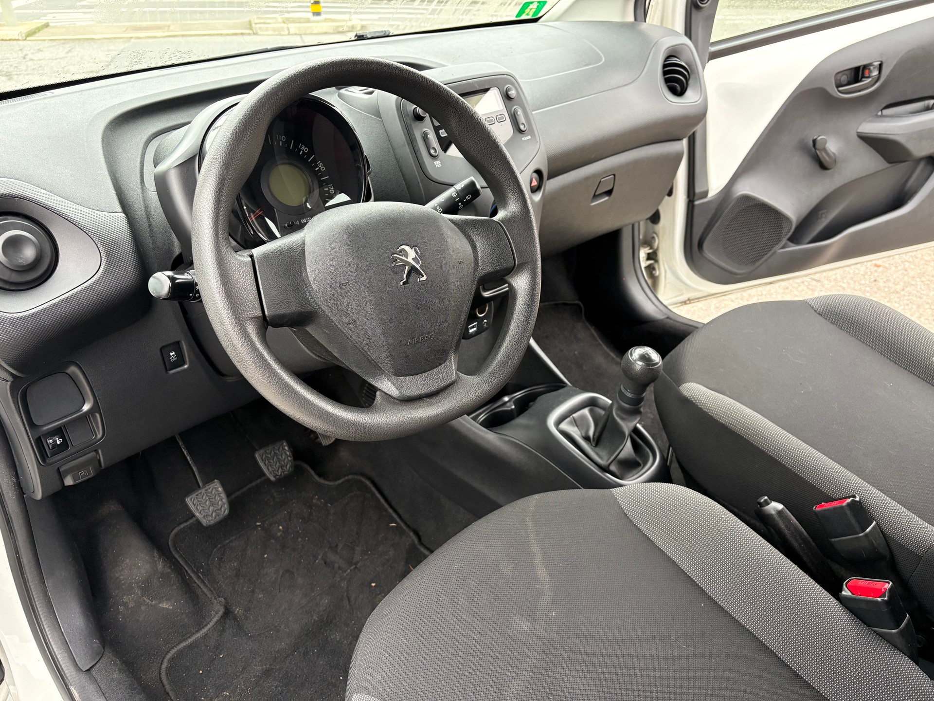 PEUGEOT 108 1.0 VTi Active Top-image-5