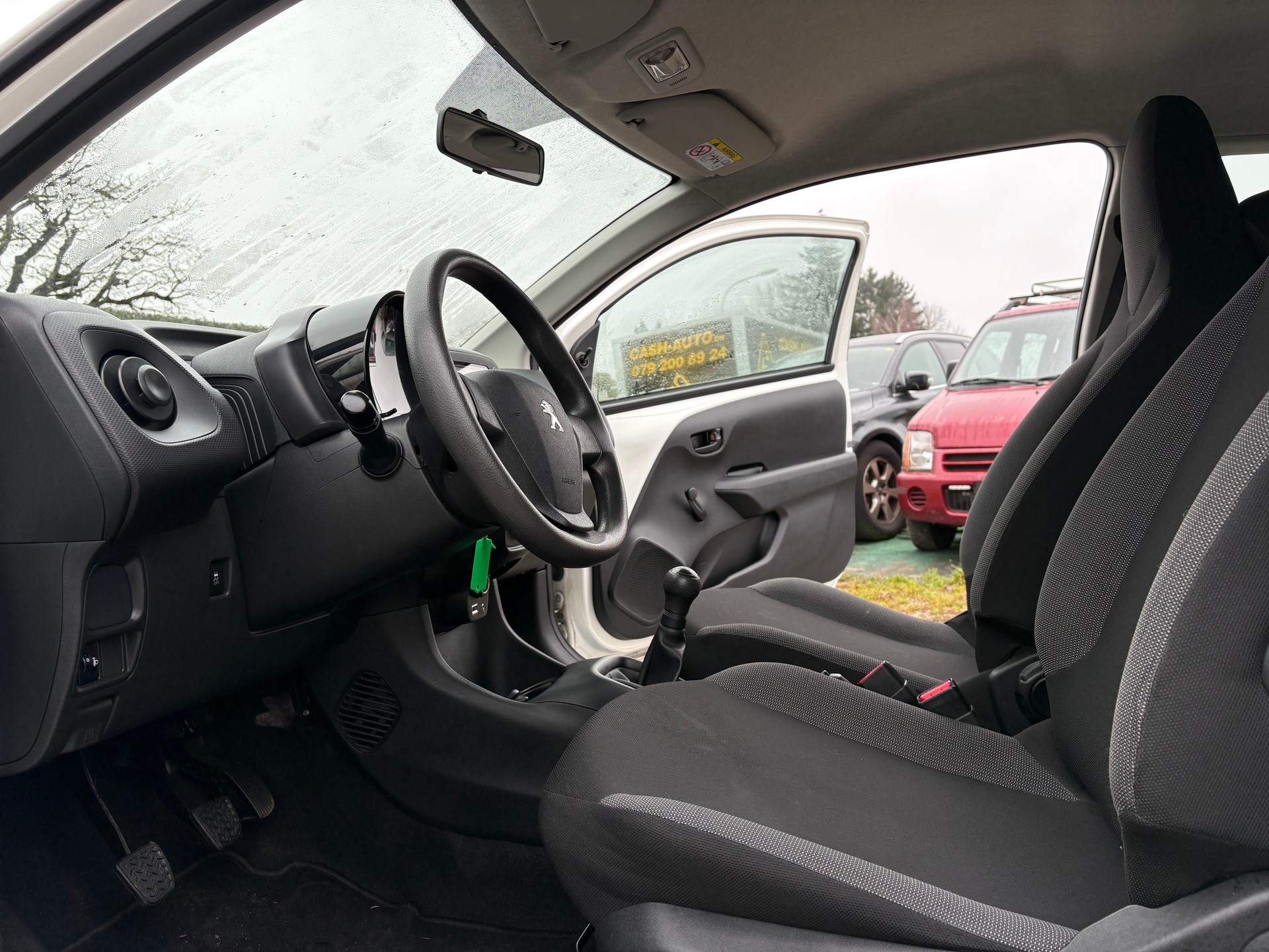 PEUGEOT 108 1.0 VTi Active Top-image-6