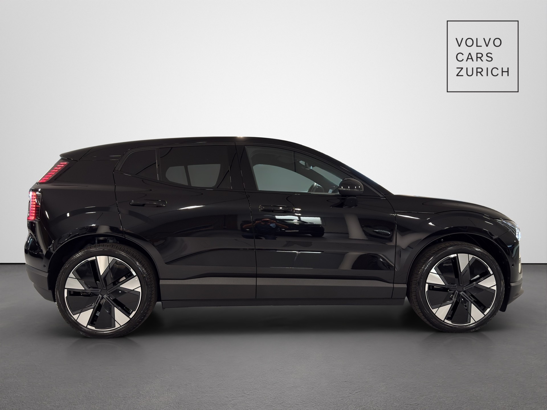 VOLVO EX30 E60 Twin Ultra Performance AWD-showroom-element-3
