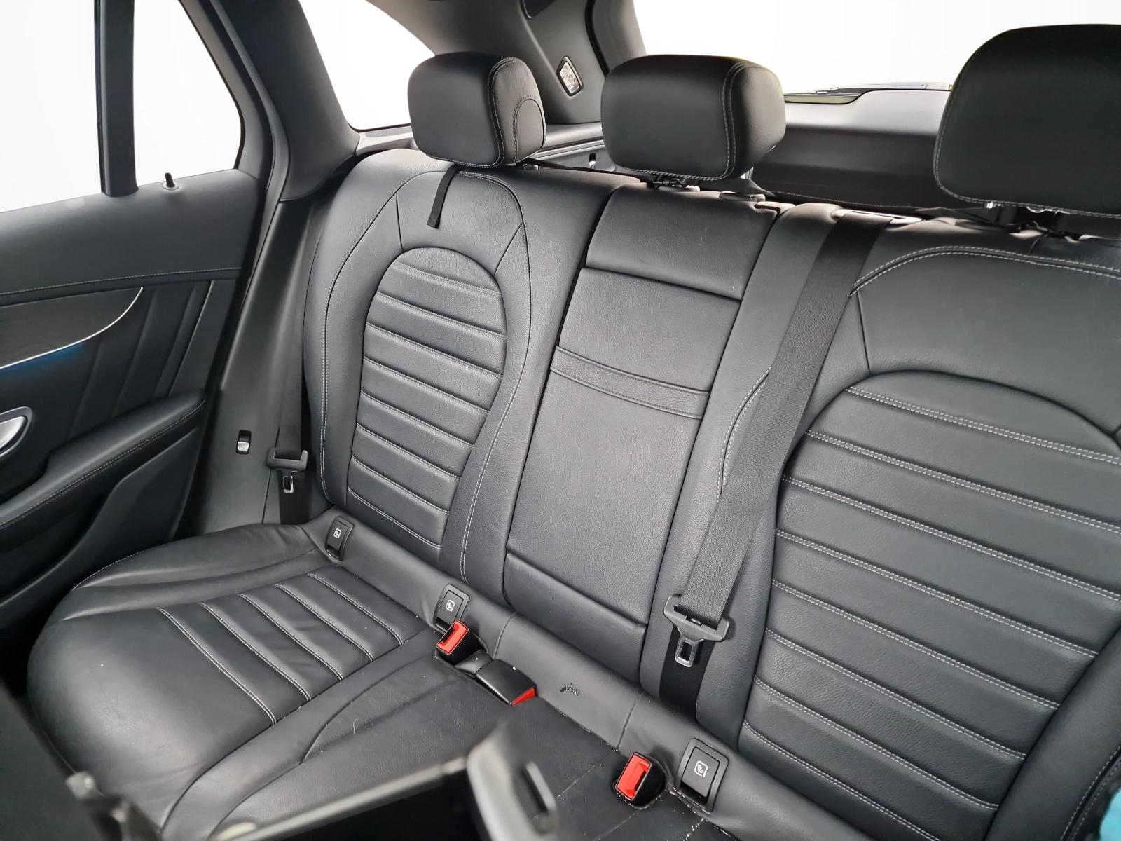 MERCEDES-BENZ GLC 250 d AMG Line 4m-image-10