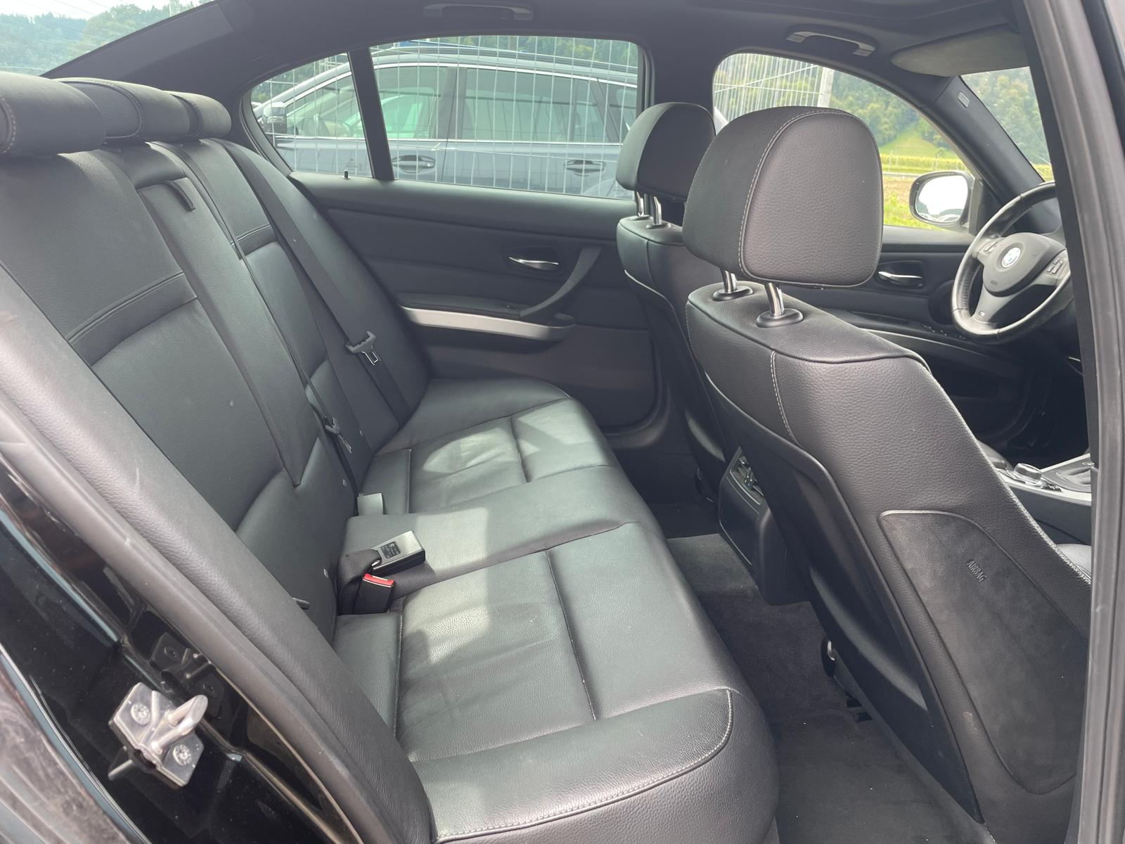 BMW 330d xDrive Steptronic-image-10