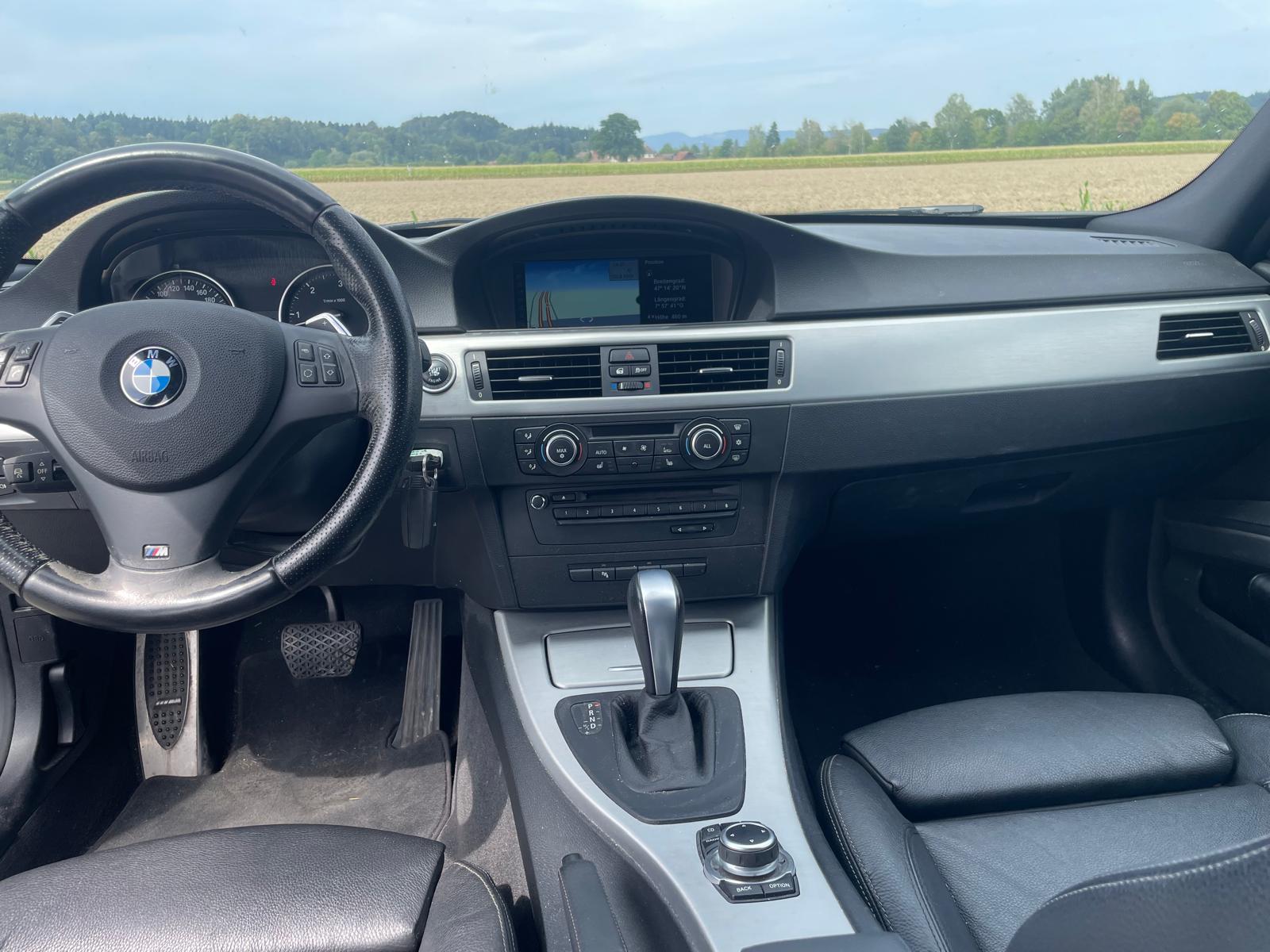 BMW 330d xDrive Steptronic-image-6