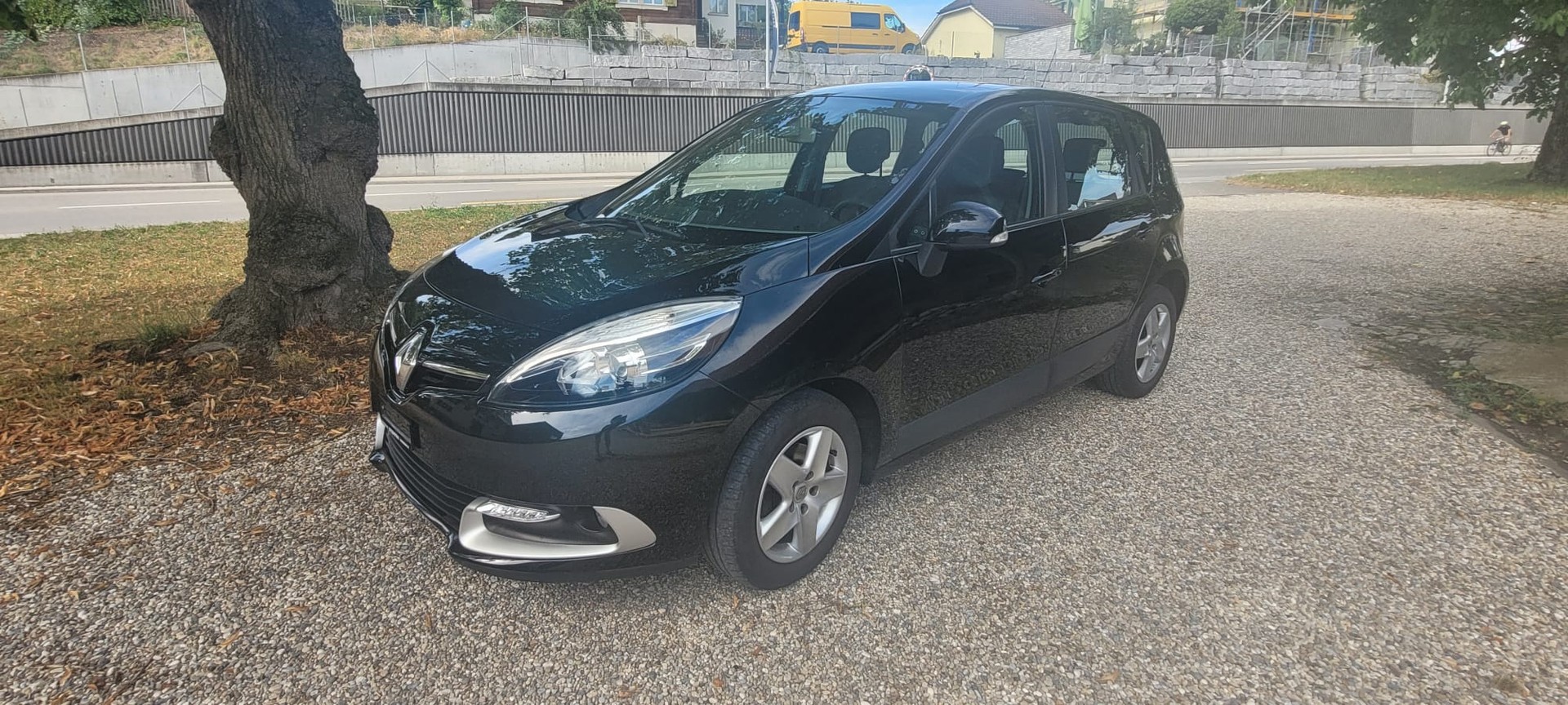 RENAULT Scénic 1.2 16V Turbo Dynamique-image-0