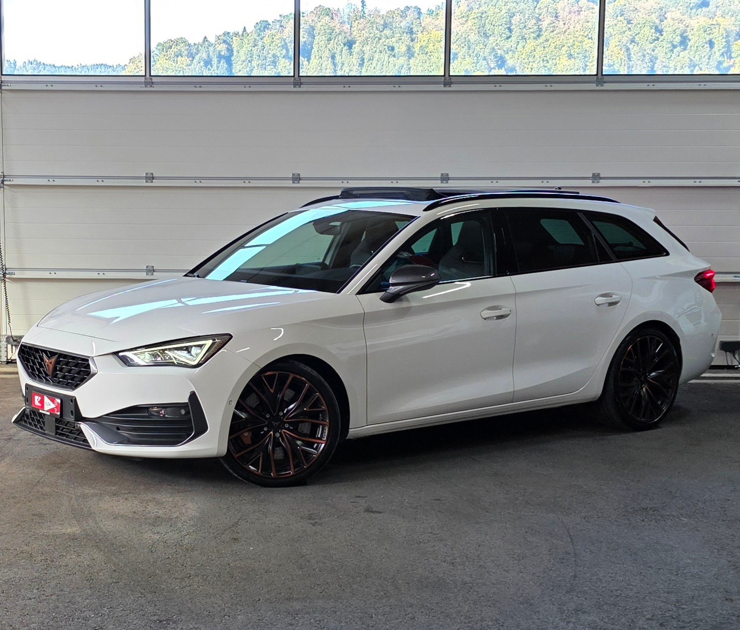 CUPRA LEON ST 2.0 TSI VZ DSG 4Drive *Abstandsregler*Suorhalteassistent*Rückfahrkamera*Parkassistent*Panoramadach*-image-0