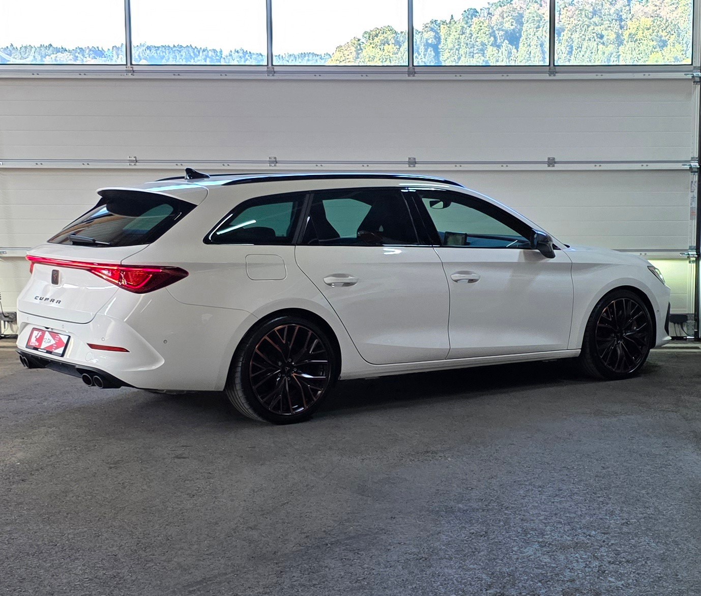 CUPRA LEON ST 2.0 TSI VZ DSG 4Drive *Abstandsregler*Suorhalteassistent*Rückfahrkamera*Parkassistent*Panoramadach*-image-4