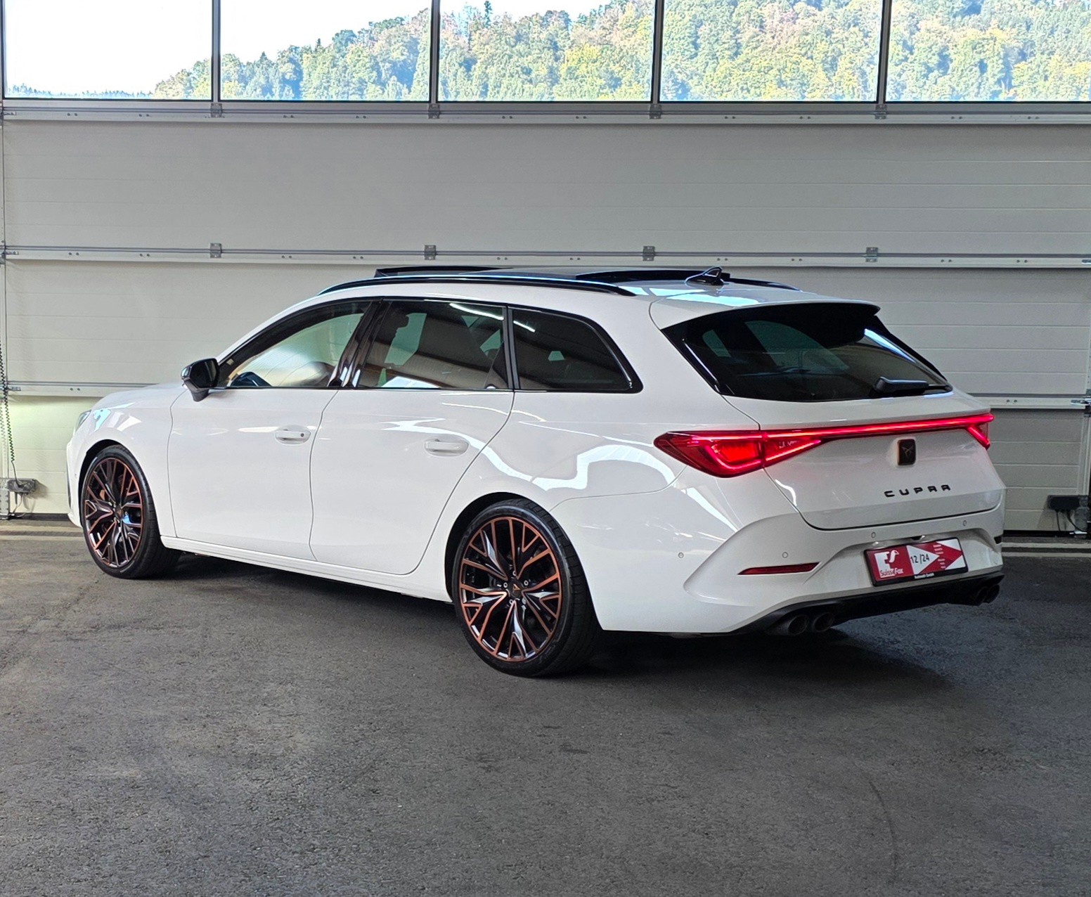 CUPRA LEON ST 2.0 TSI VZ DSG 4Drive *Abstandsregler*Suorhalteassistent*Rückfahrkamera*Parkassistent*Panoramadach*-image-2