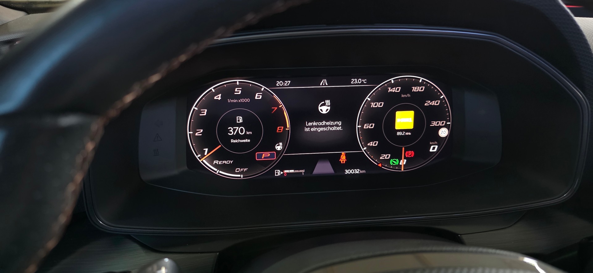 CUPRA LEON ST 2.0 TSI VZ DSG 4Drive *Abstandsregler*Suorhalteassistent*Rückfahrkamera*Parkassistent*Panoramadach*-image-14