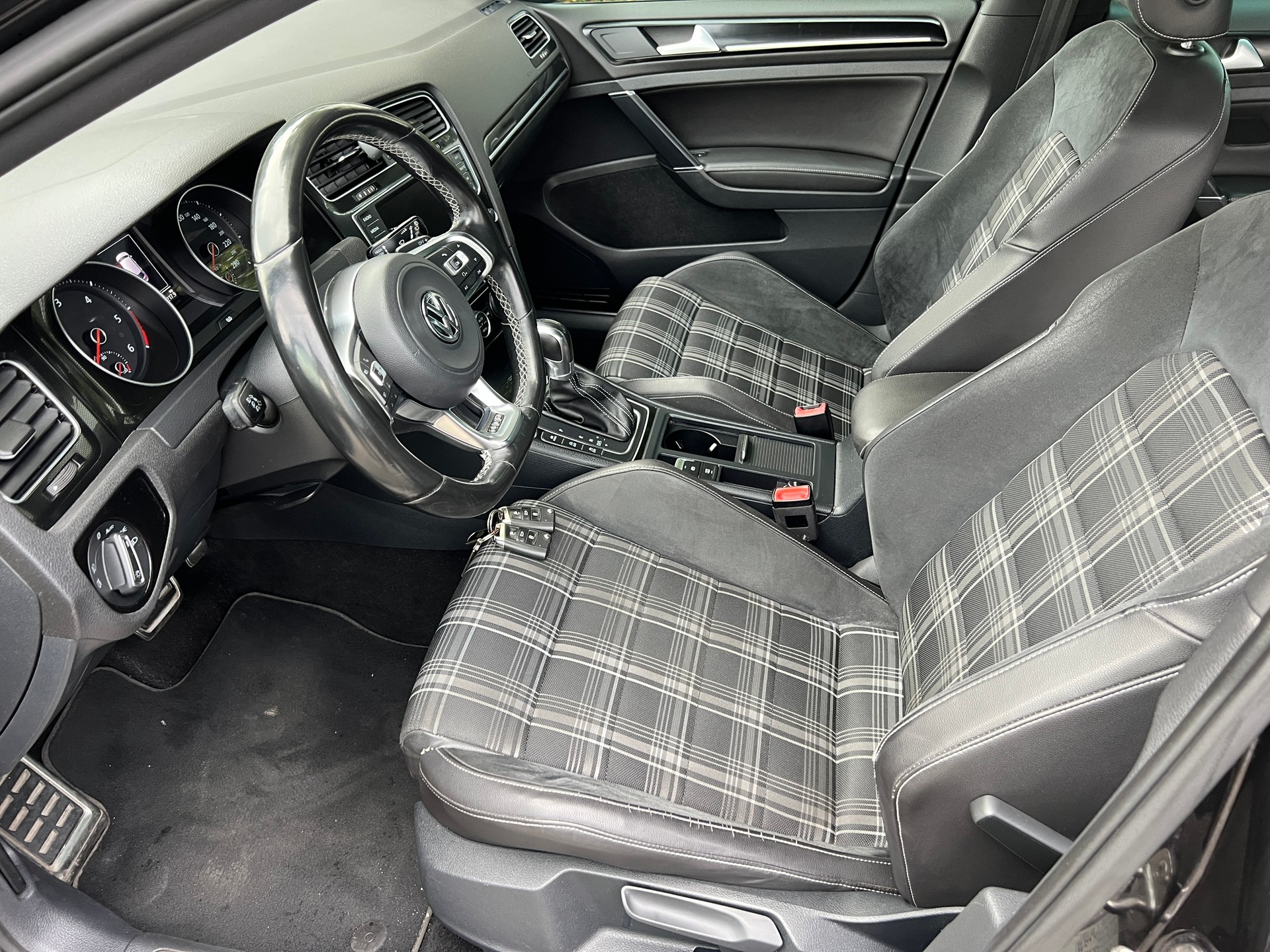 VW Golf 2.0 TDI GTD DSG-image-6