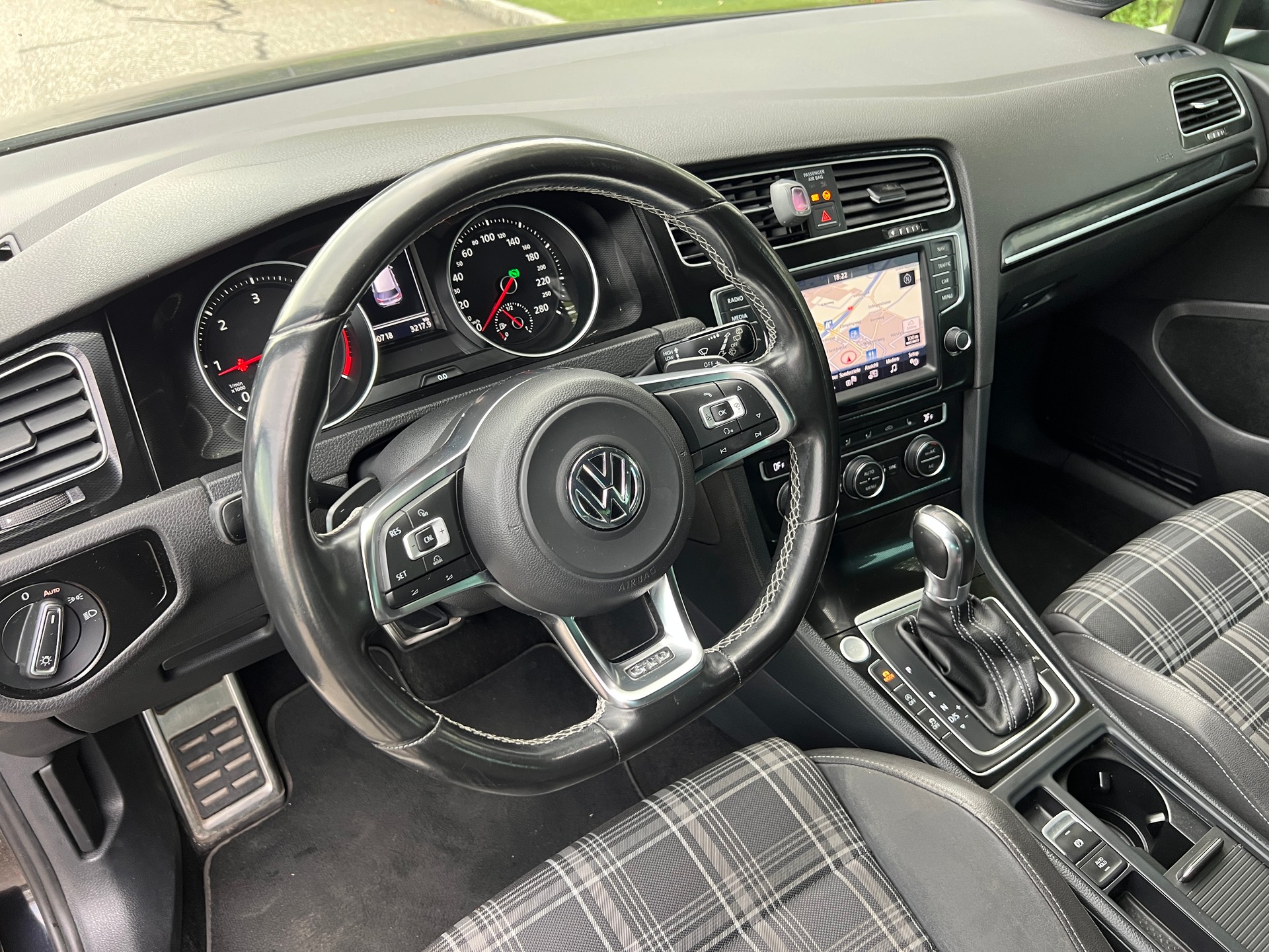 VW Golf 2.0 TDI GTD DSG-image-7