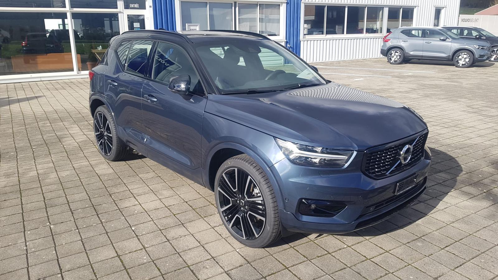 VOLVO XC40 T4 TwE R-Design DCT-image-1
