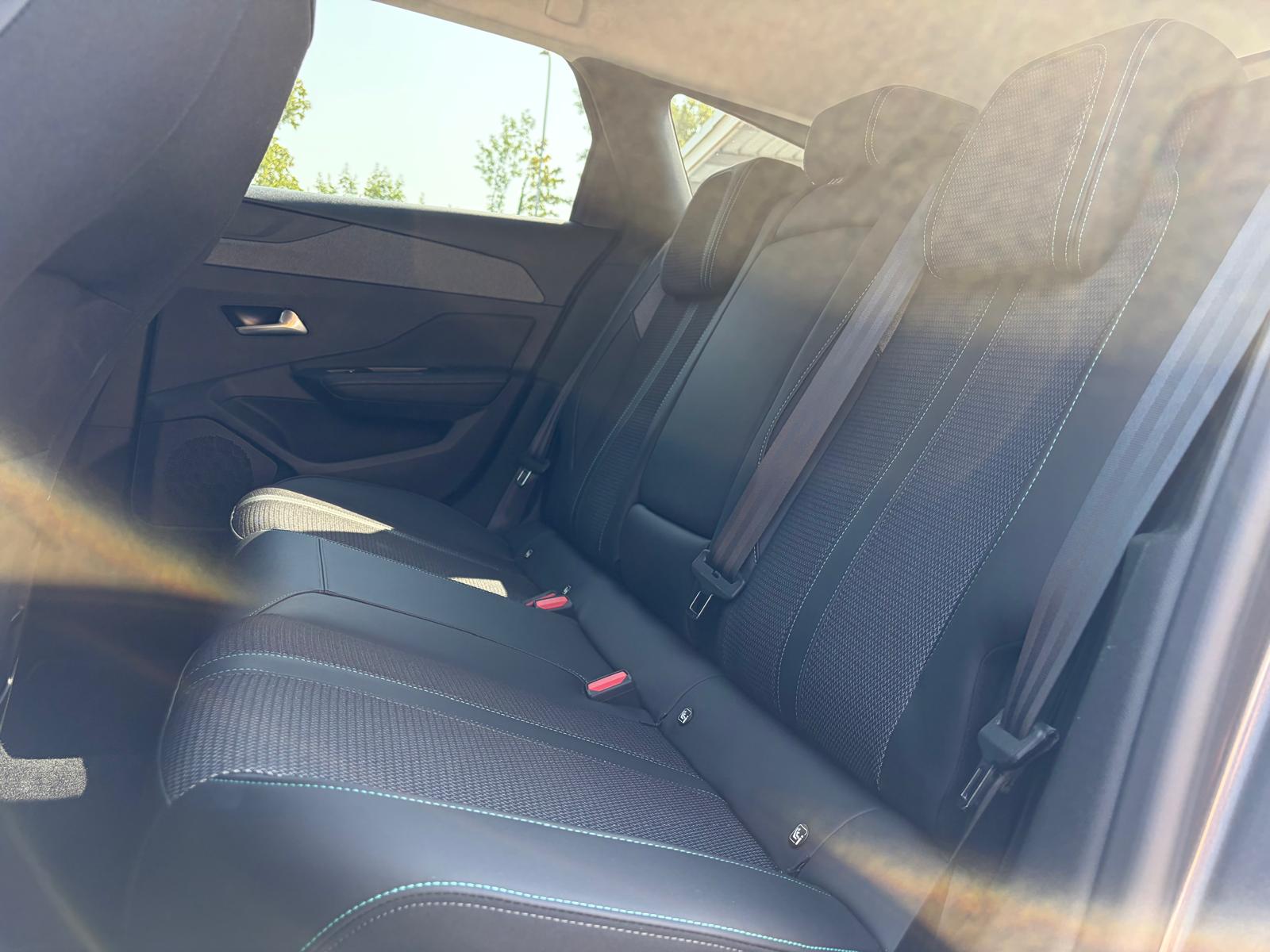 PEUGEOT 308 SW 1.5 BlueHDi Allure Pack-image-12