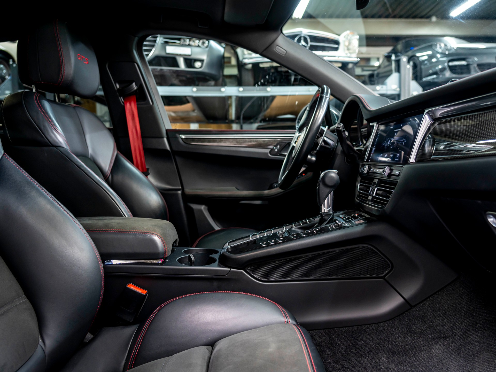 PORSCHE Macan GTS PDK-image-26