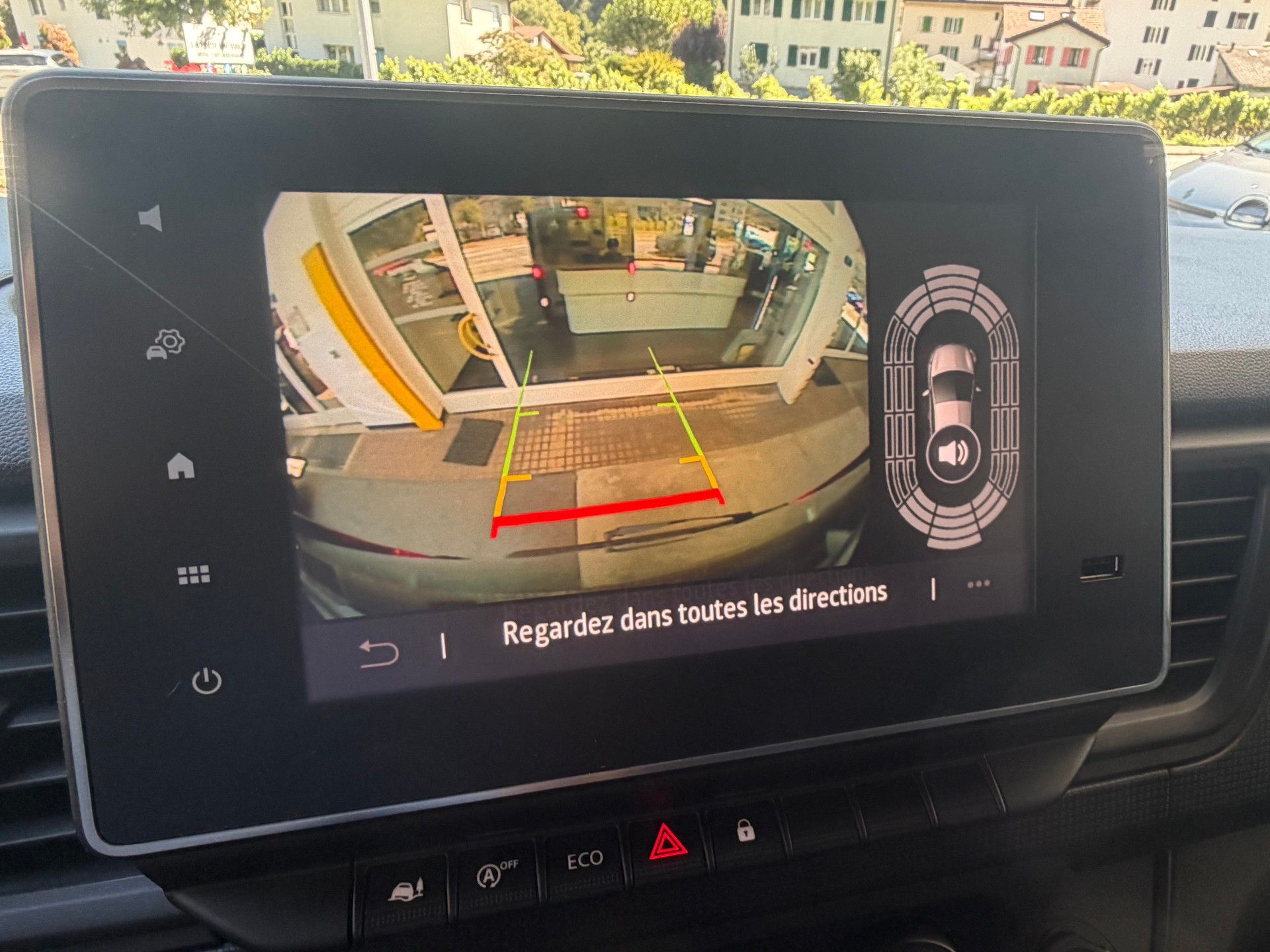 RENAULT TRAFIC-image-13