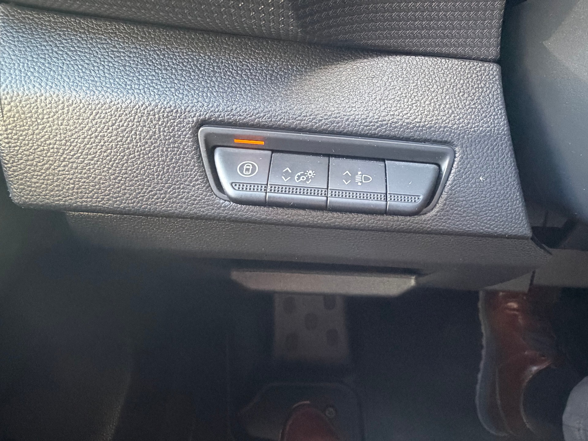 RENAULT TRAFIC-image-14