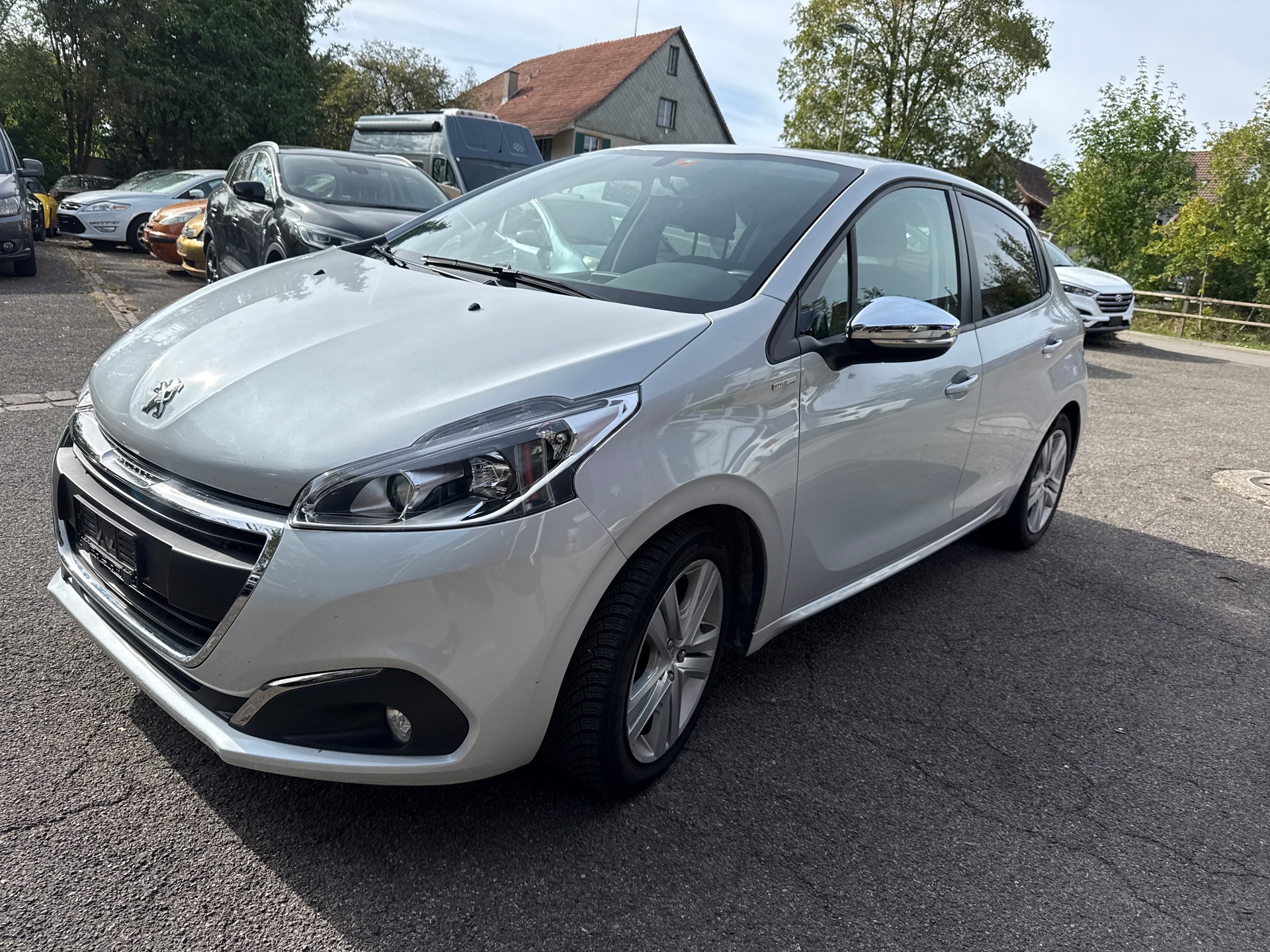PEUGEOT 208 1.2 PureTech Style-showroom-element-2