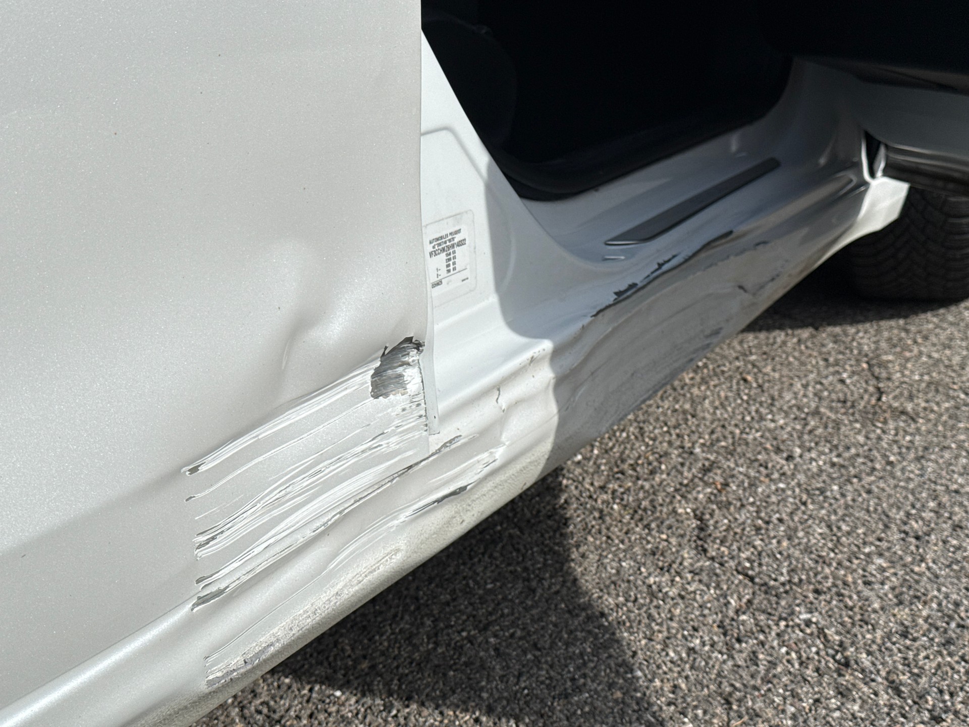 PEUGEOT 208 1.2 PureTech Style-image-13