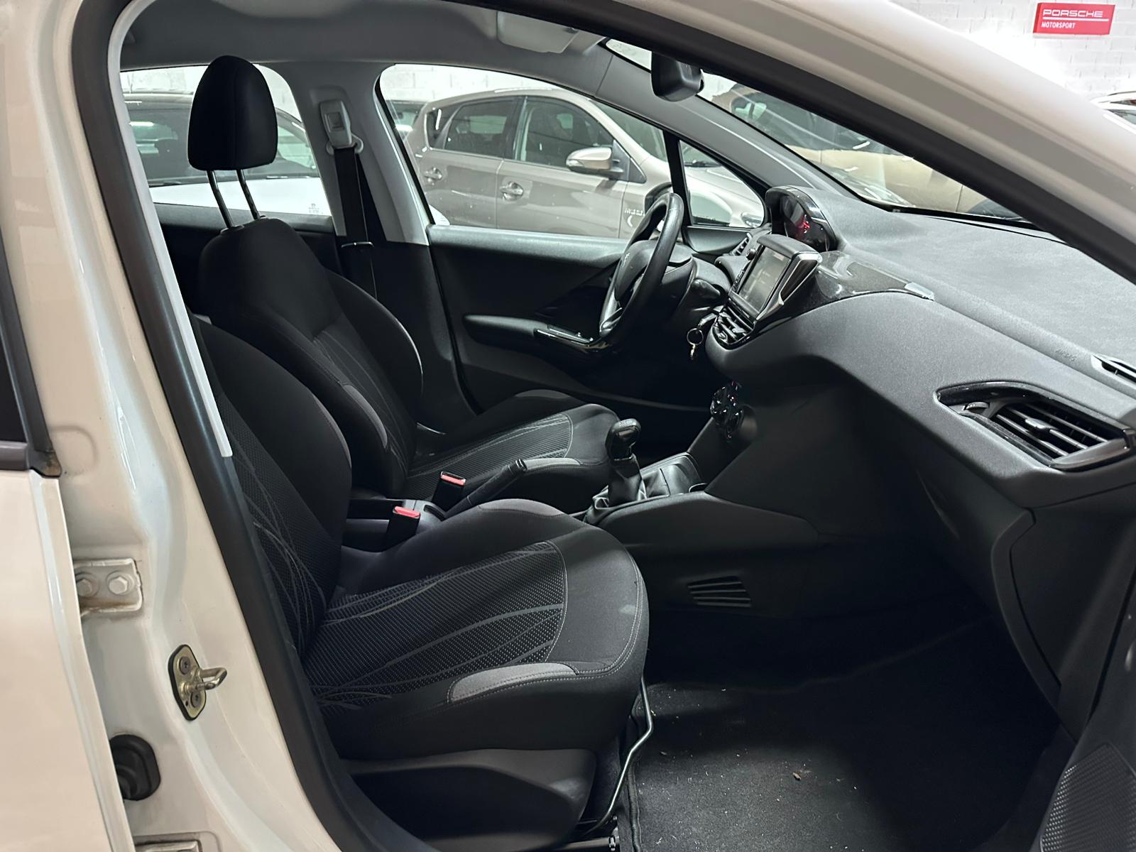 PEUGEOT 208 1.2 VTI Access-image-6