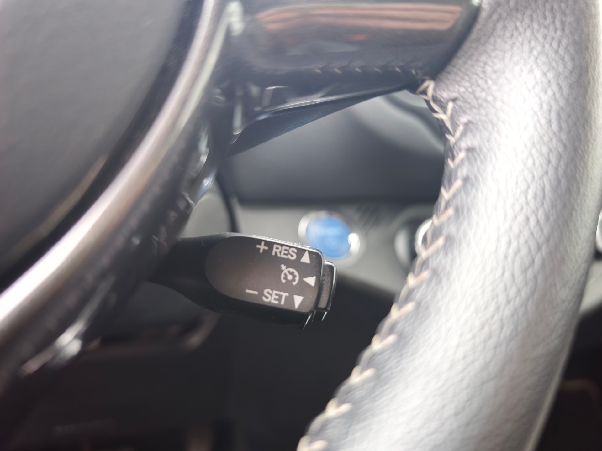 TOYOTA Yaris 1.5 VVT-i Hybrid Comfort e-CVT-image-5